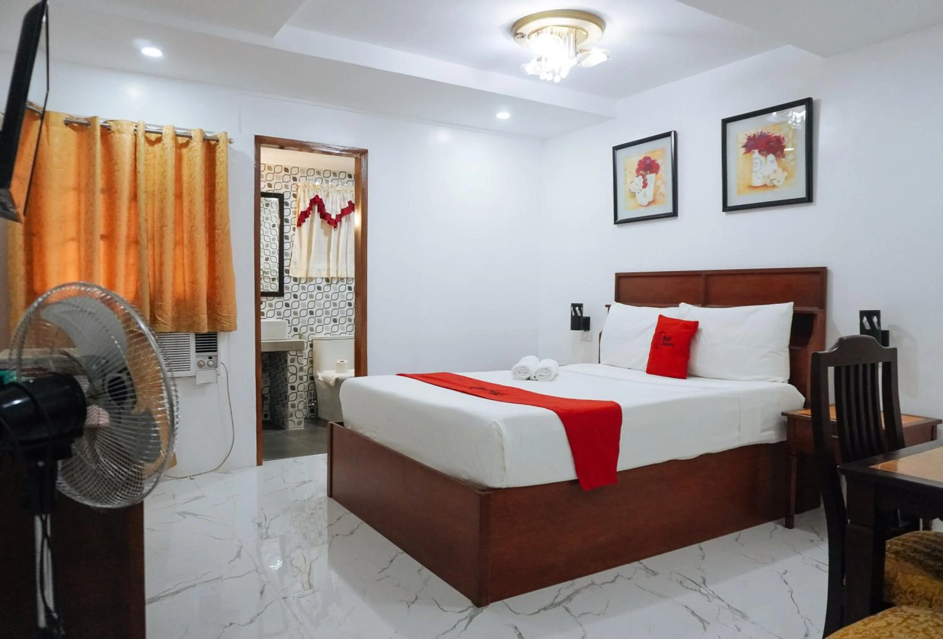 Bed in RedDoorz at La Casa Guesthouse former RedDoorz at Tamarind Street Angeles City