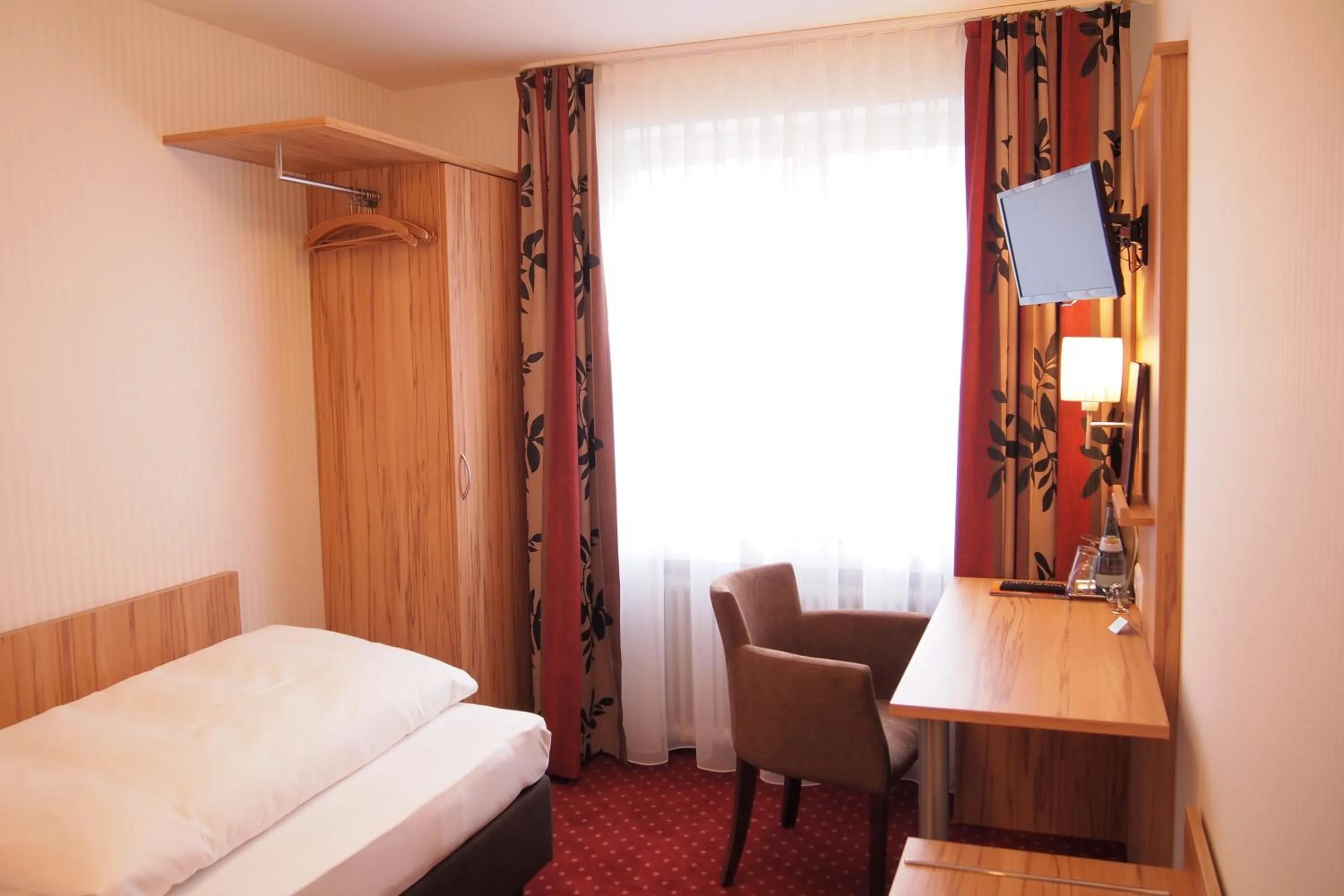 Photo of the whole room, Bed in Hotel am Bad