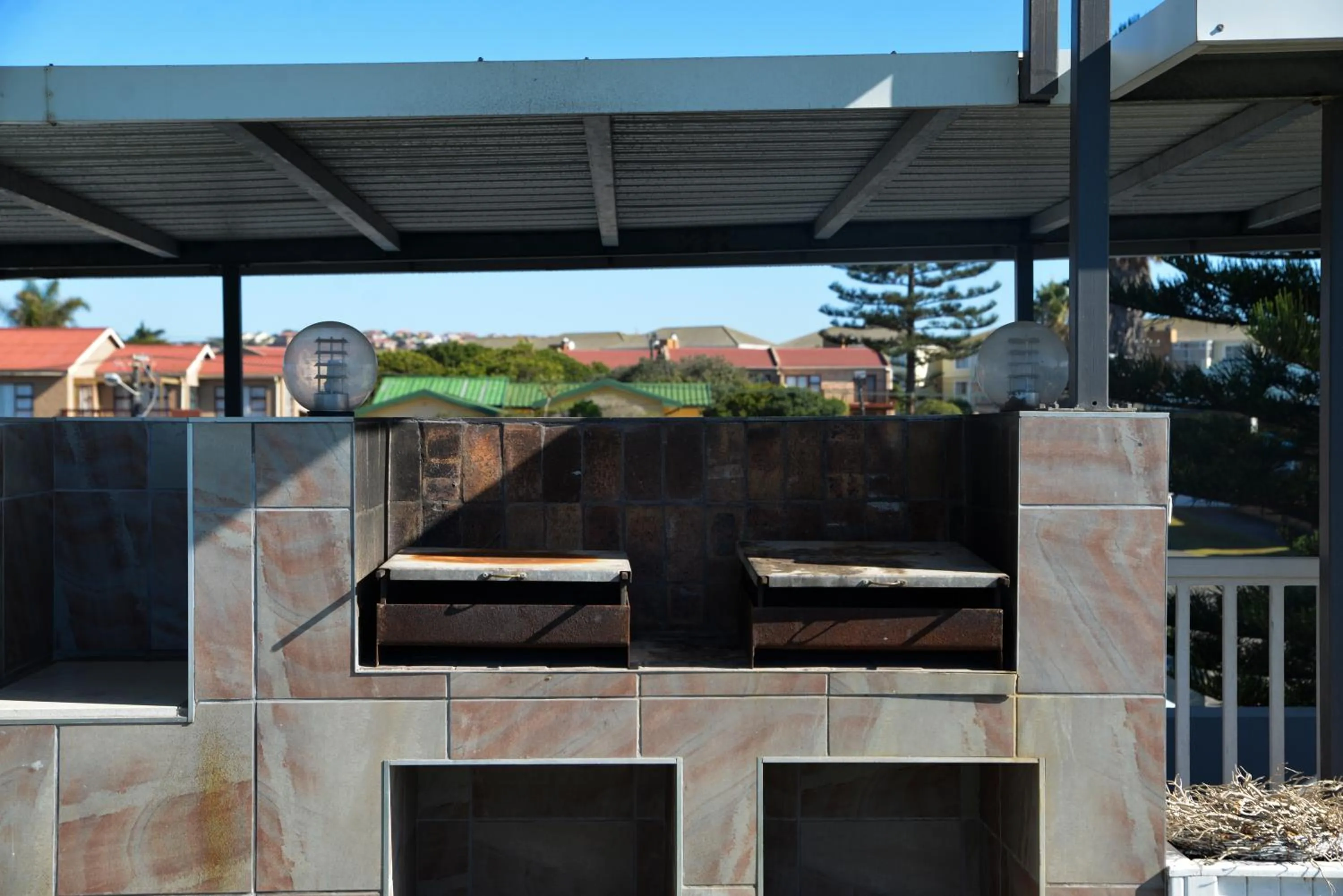 BBQ facilities in Suidersee Block 2, Hartenbos