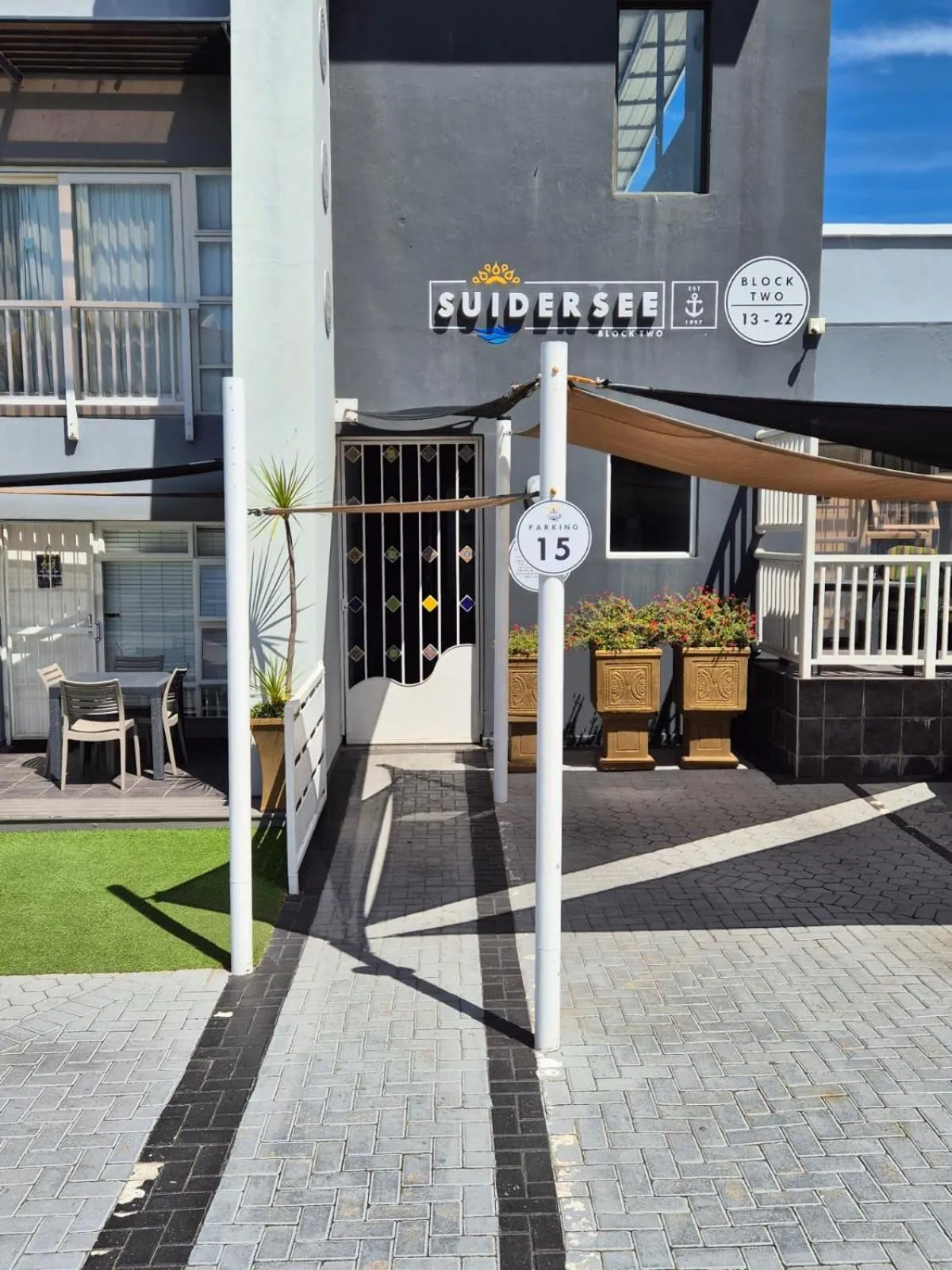 Facade/entrance in Suidersee Block 2, Hartenbos