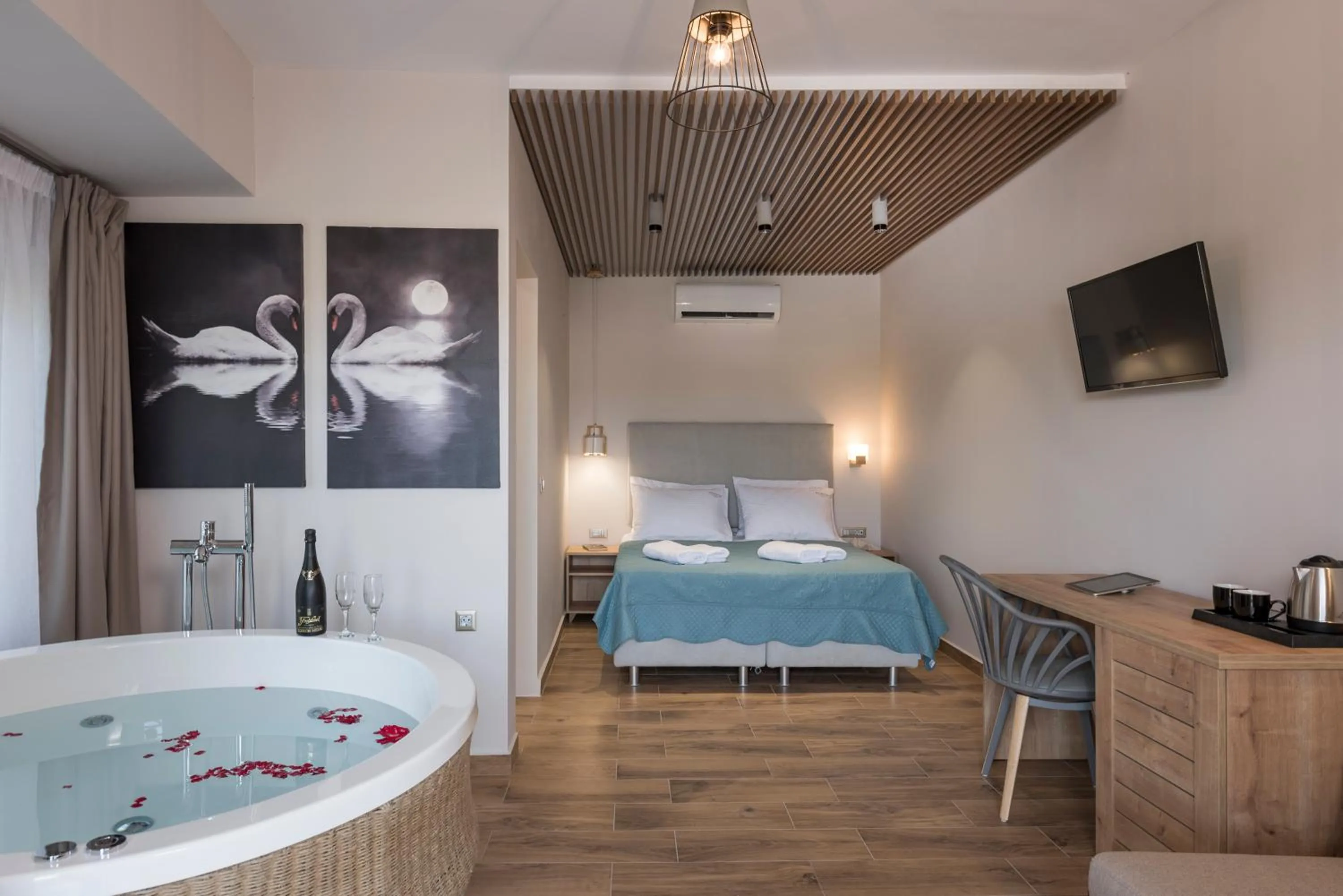 Photo of the whole room, Bed in Aequor Luxury Rooms & Apartments