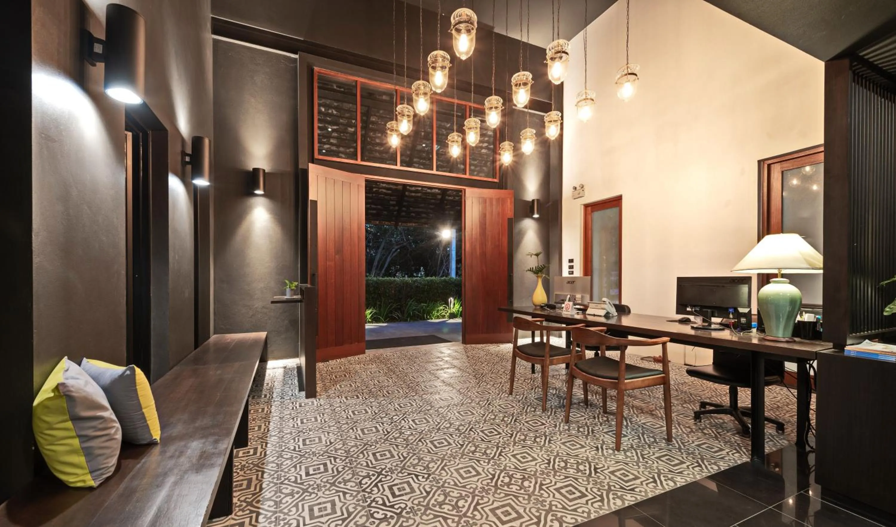 Lobby or reception in Hua Hin Habitat Hotel- SHA Extra Plus