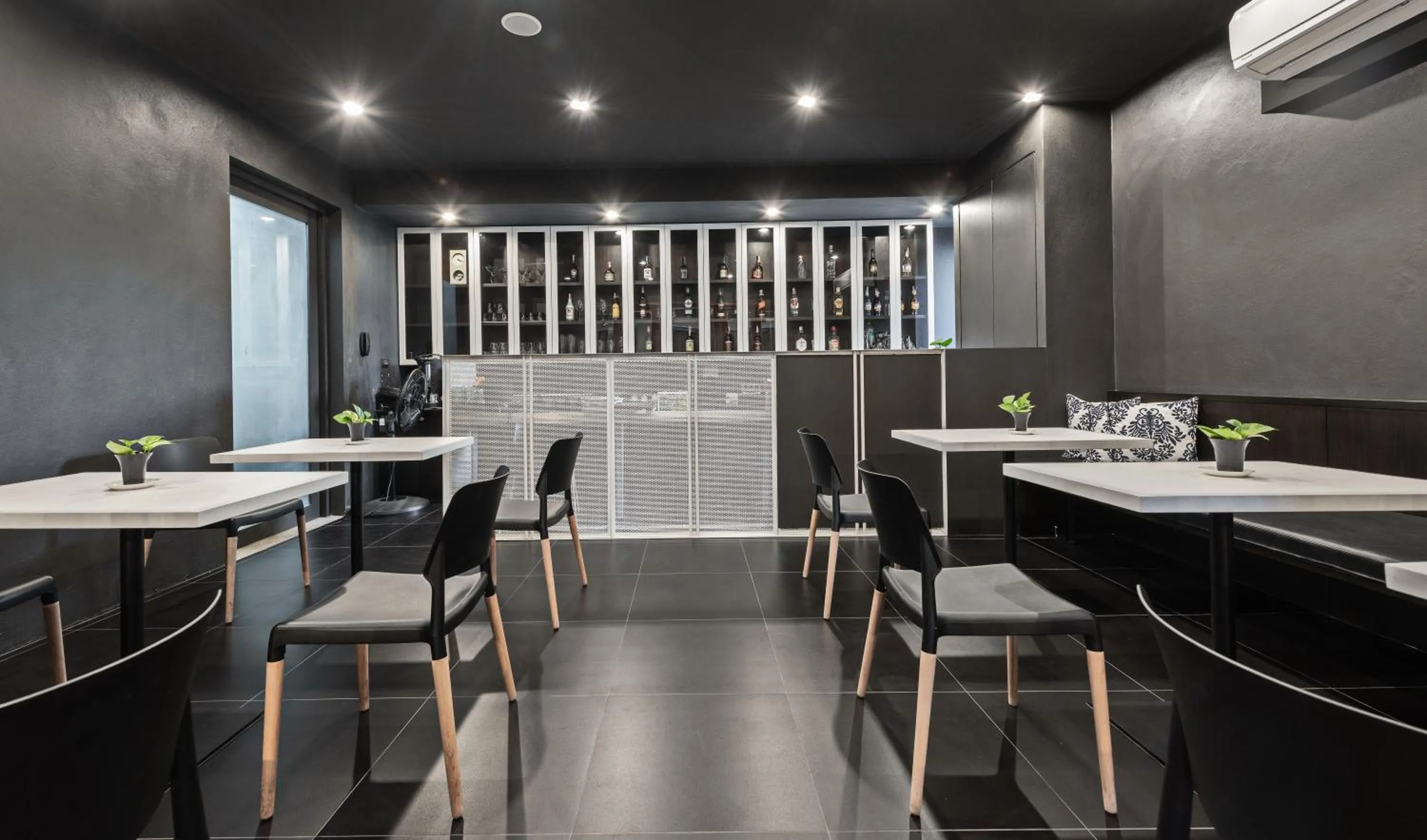 Restaurant/places to eat in Hua Hin Habitat Hotel- SHA Extra Plus