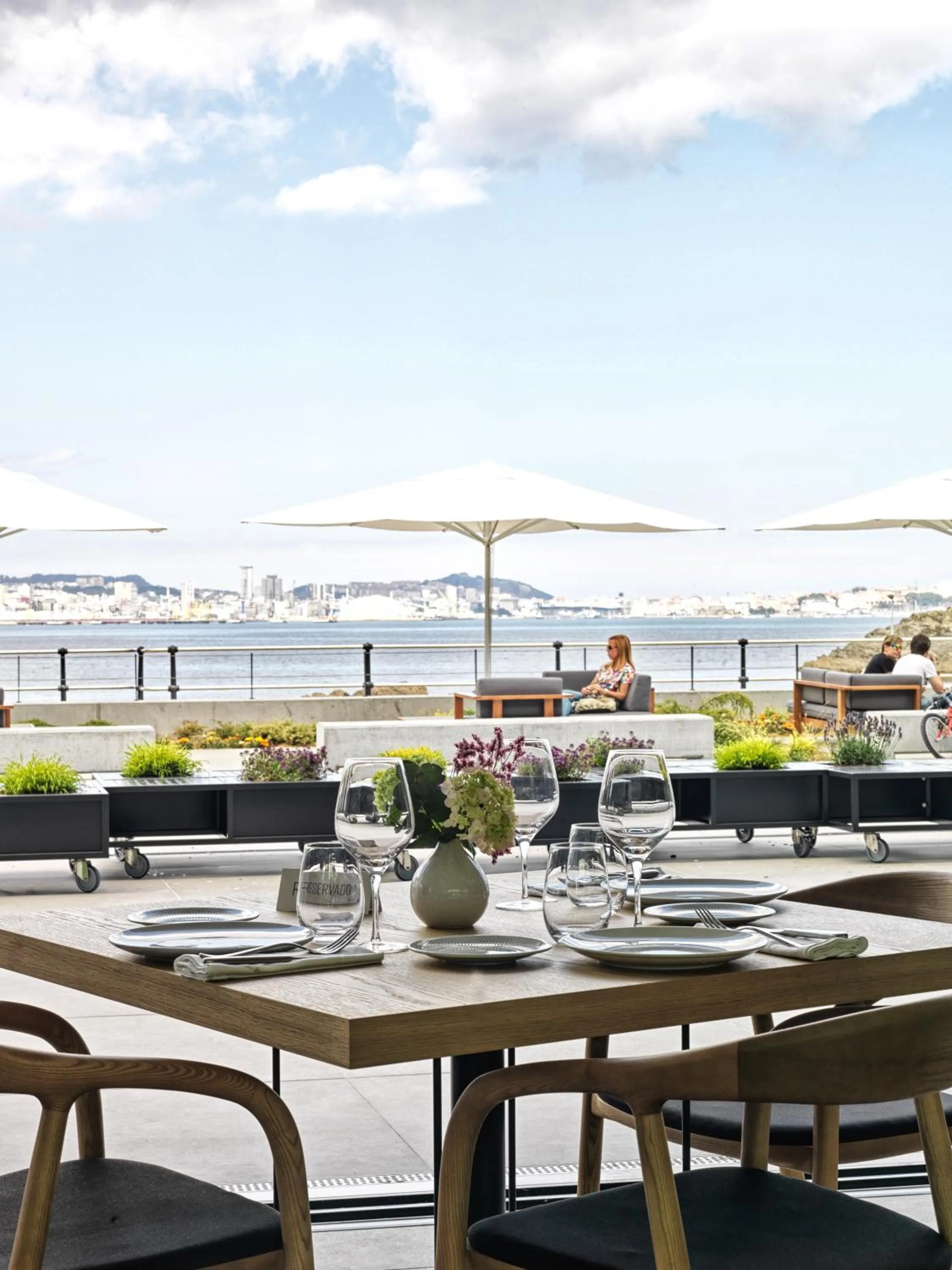 Restaurant/places to eat in Noa Boutique Hotel