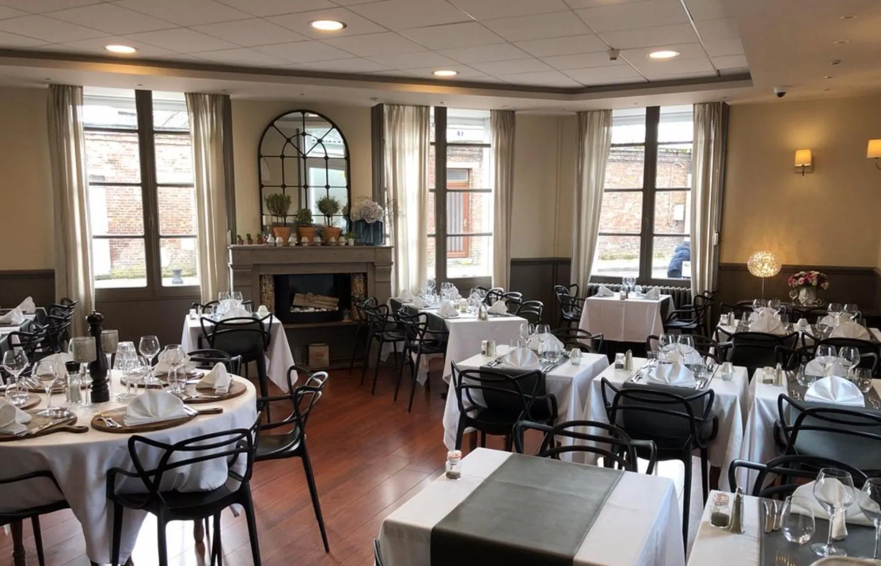 Restaurant/places to eat in La Caroline