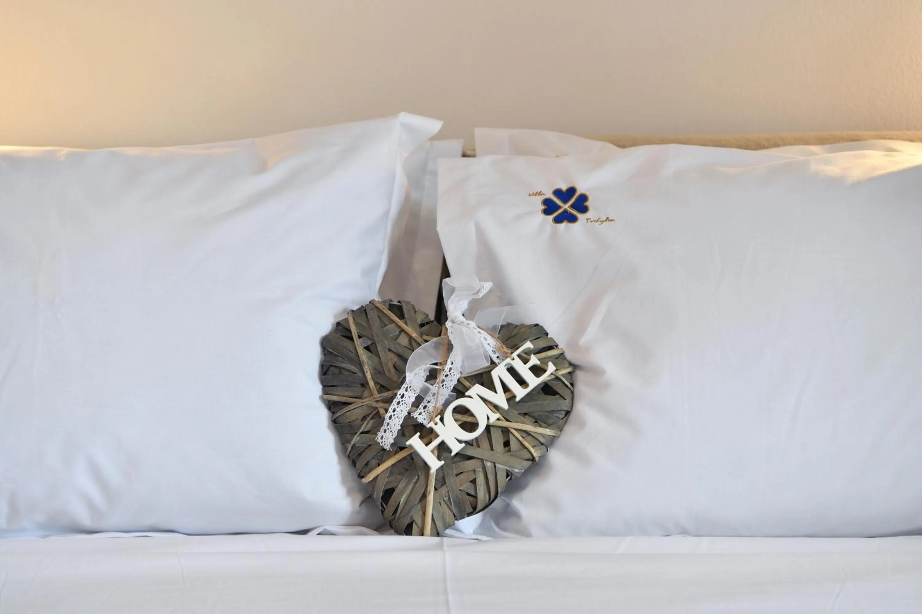 Decorative detail, Bed in Villa Trifylia