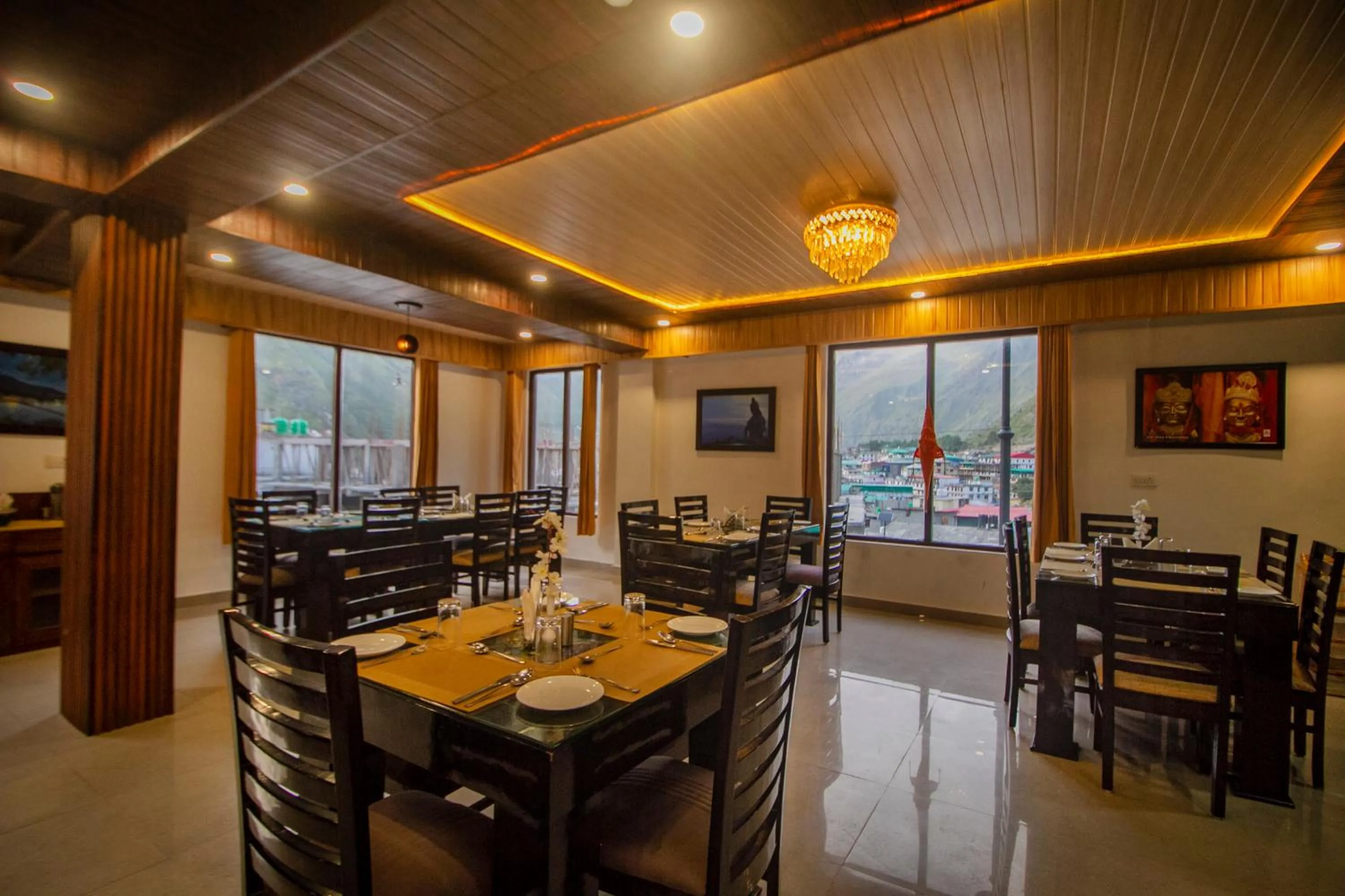 Restaurant/places to eat in Amritara The Avadh