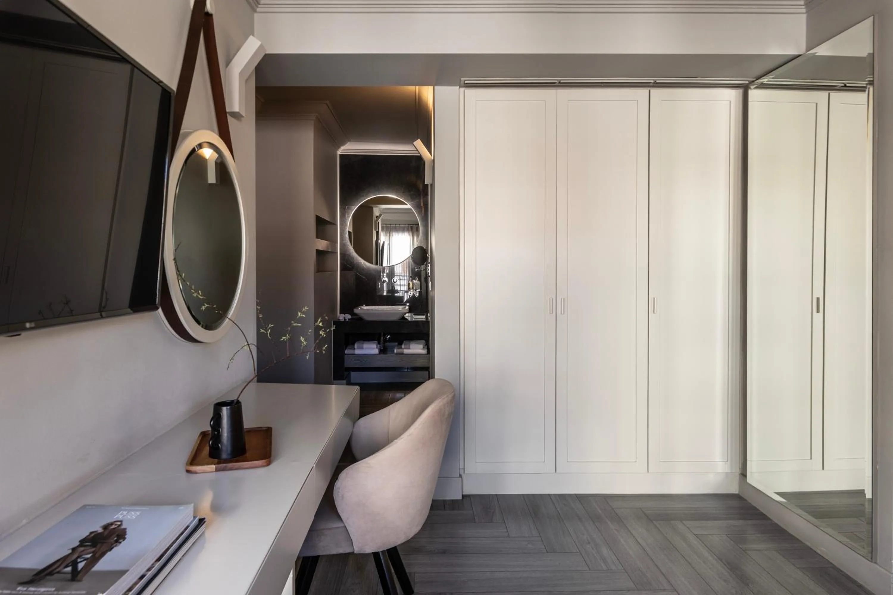 Photo of the whole room in Oniro City