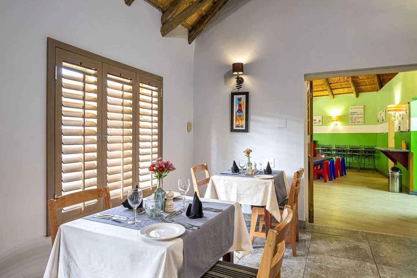 Restaurant/places to eat in Cavern Resort & Spa