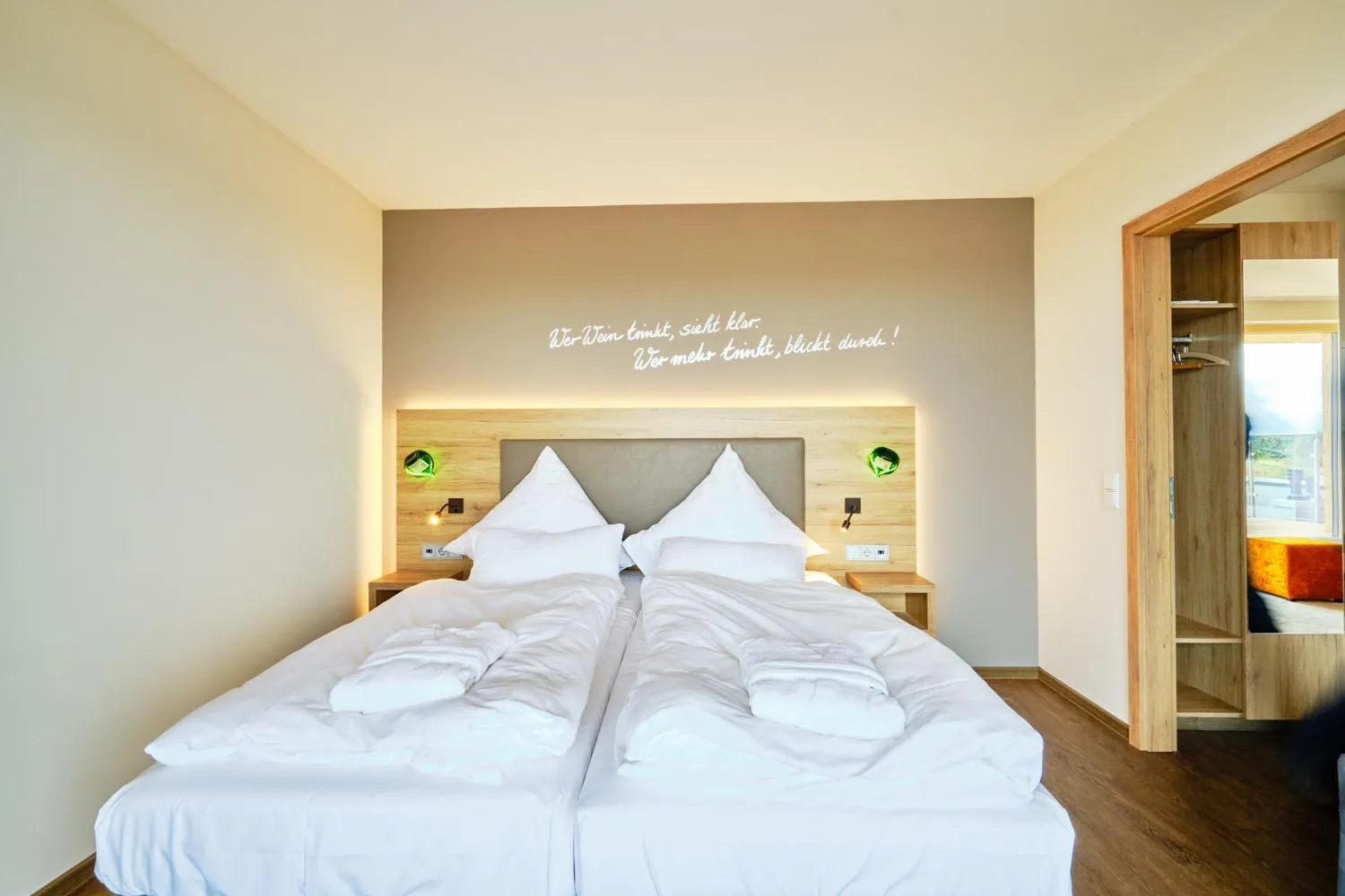 Bedroom, Bed in Sonnenhotel Weingut Römmert Spa und Wellness