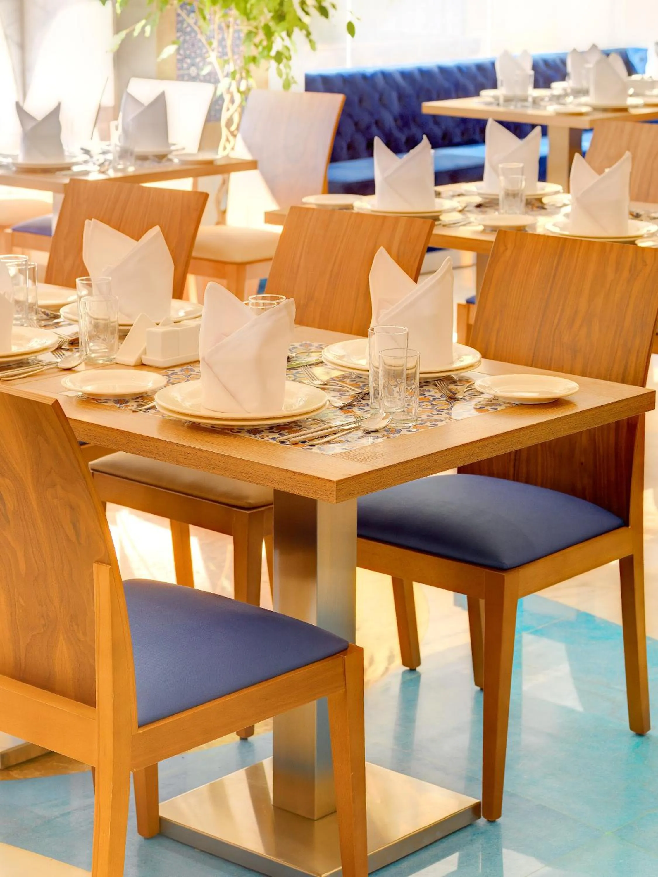 Restaurant/places to eat in Tulip Inn Al Daar Rawafid