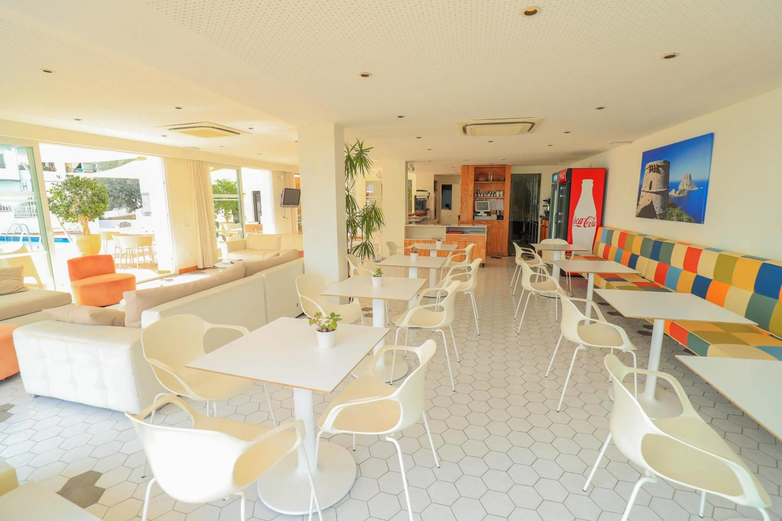 Restaurant/places to eat in Es Mitjorn Hotel