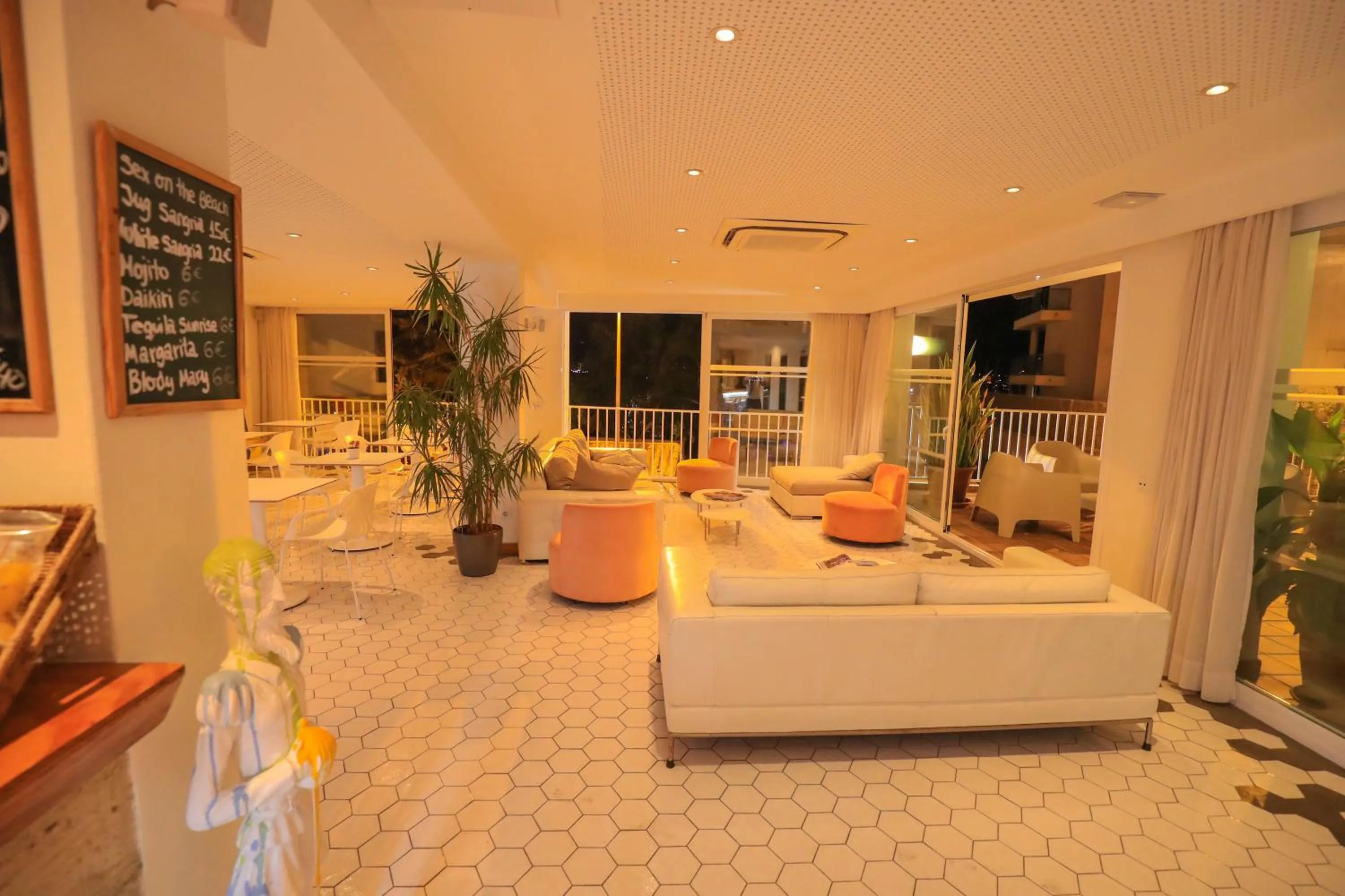 Lounge or bar in Es Mitjorn Hotel