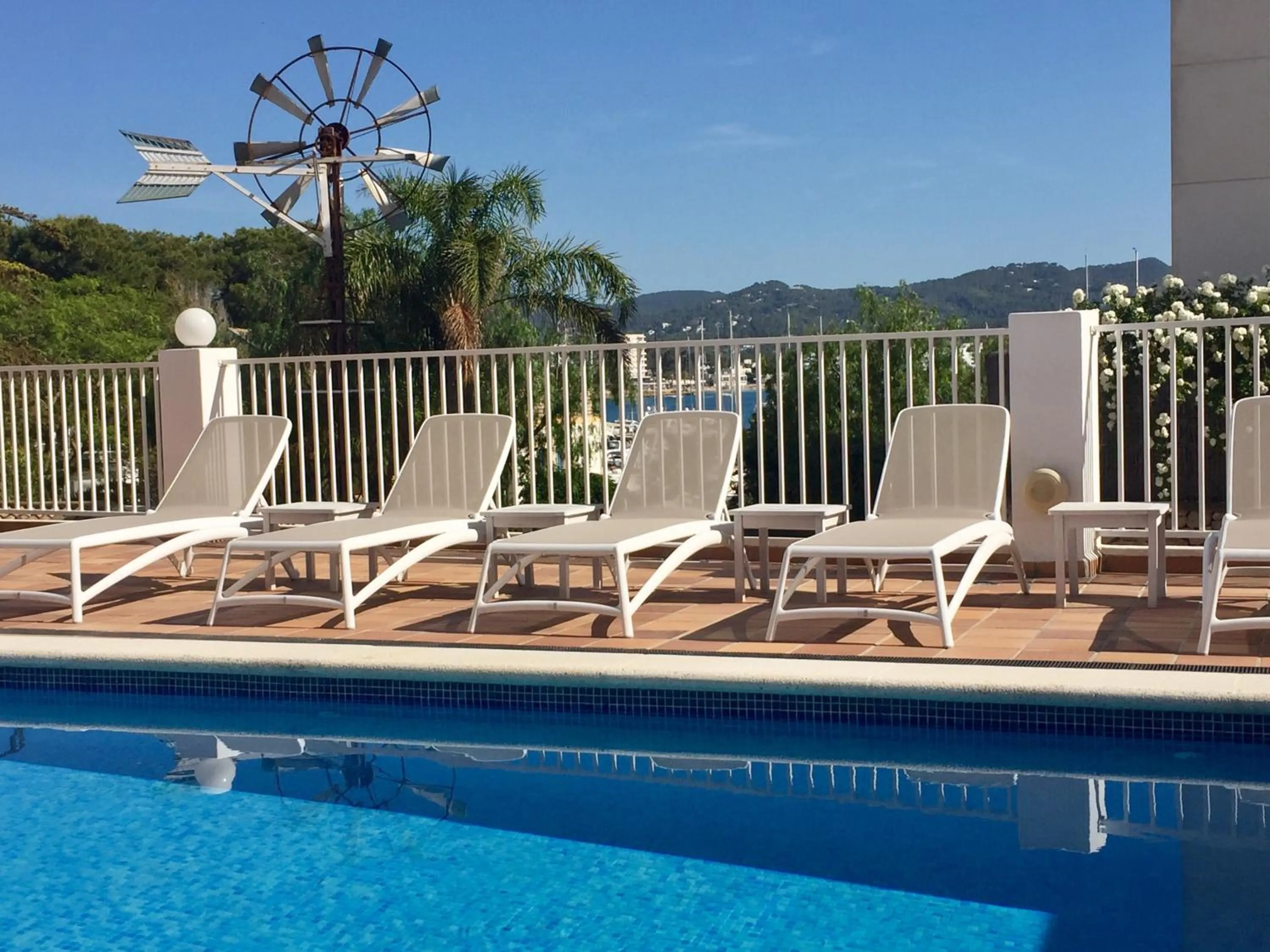 Swimming pool in Es Mitjorn Hotel