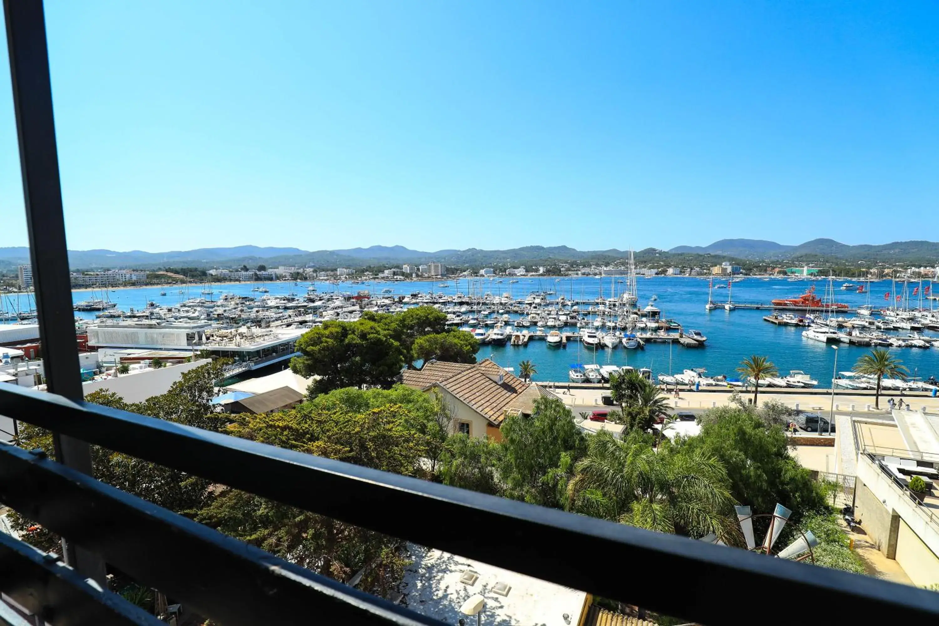 Es Mitjorn Hotel Es Mitjorn Hotel