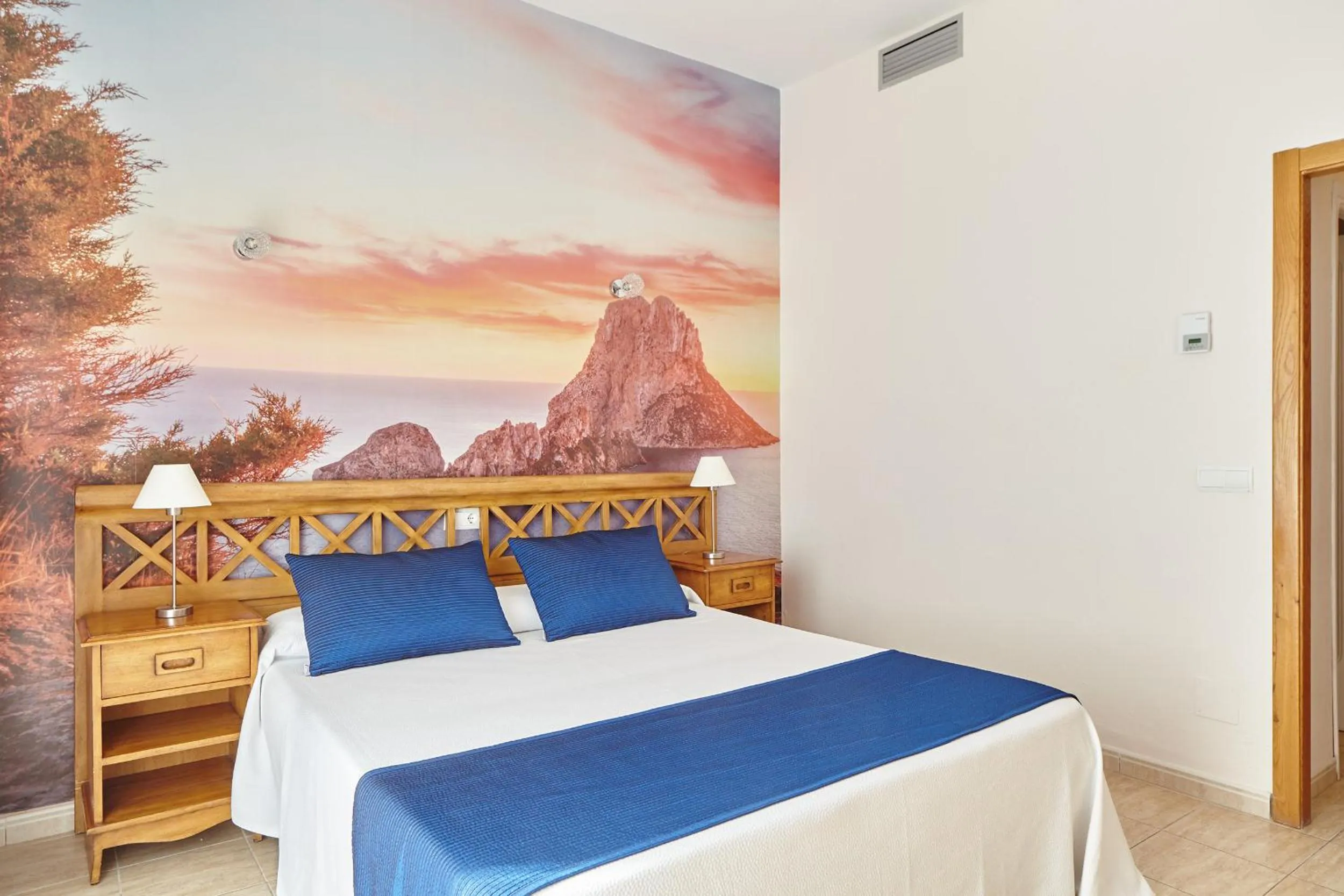 Photo of the whole room, Bed in Hostal Mar y Huerta