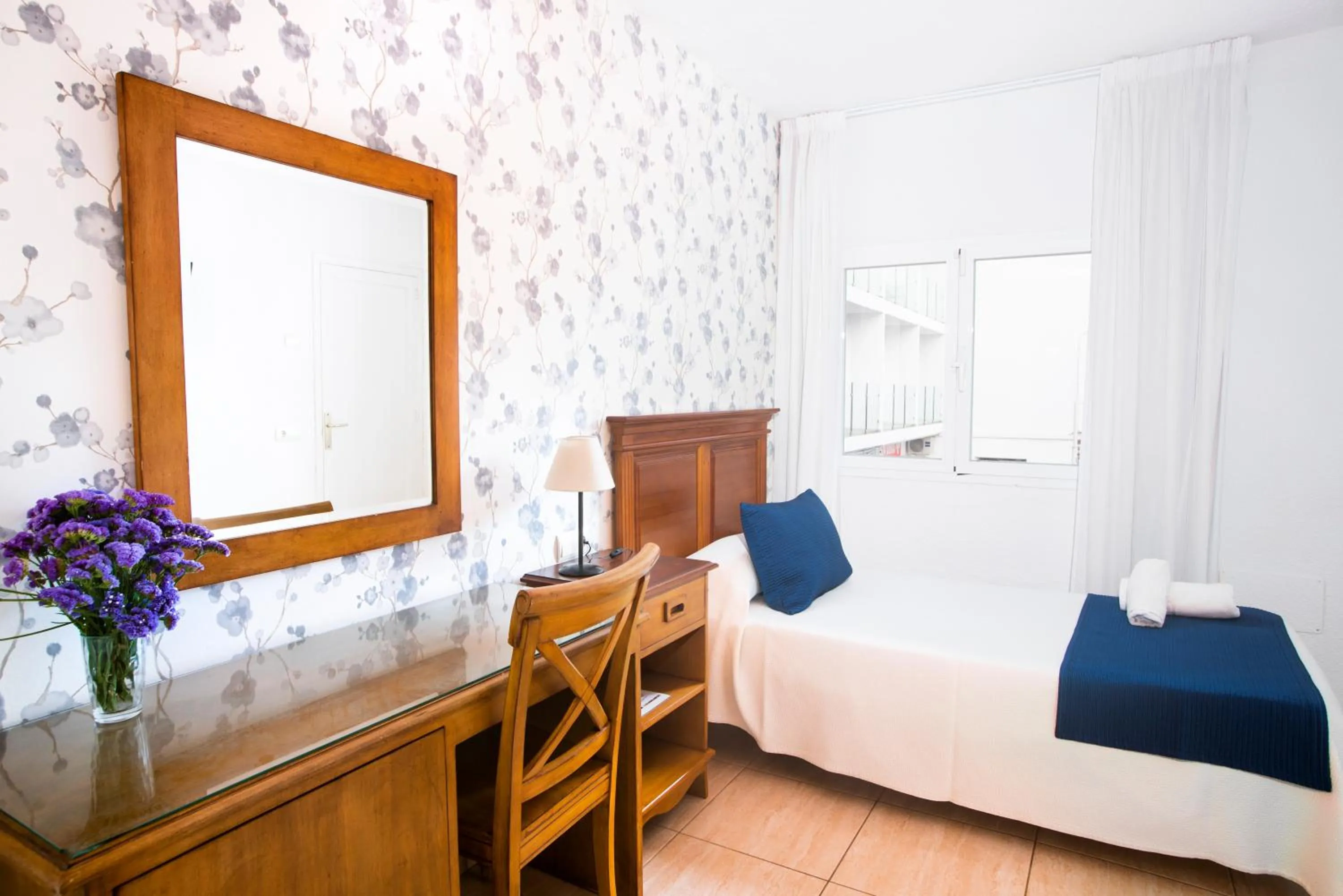 Photo of the whole room, Bed in Hostal Mar y Huerta