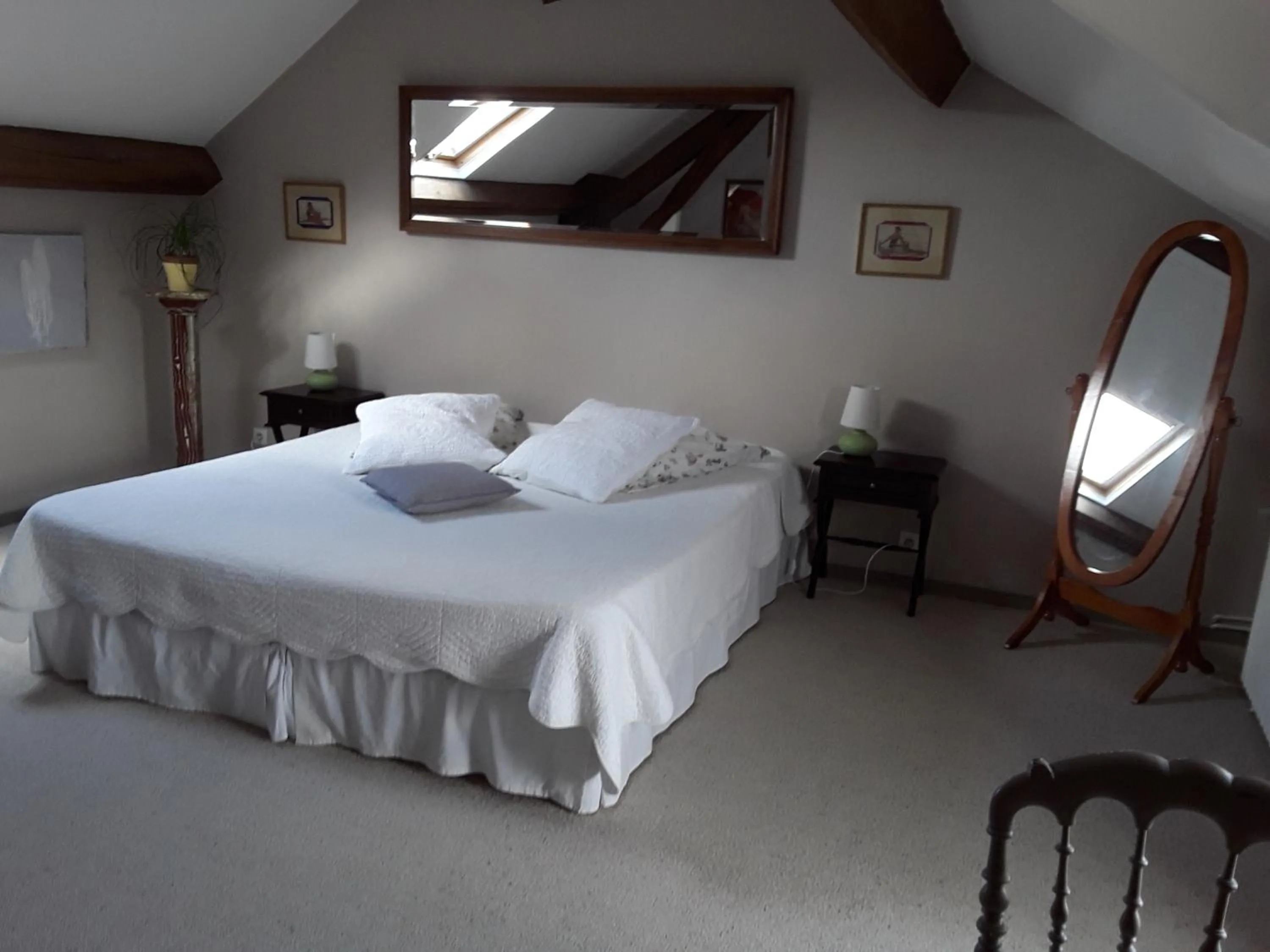 Bed in La Belvinière Chambres et table d'hôtes