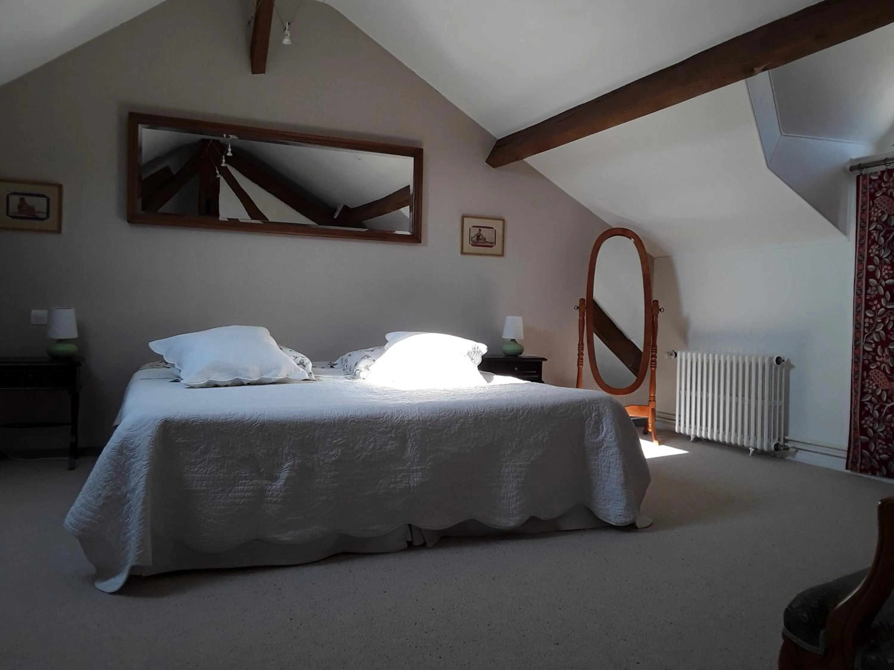 Bed in La Belvinière Chambres et table d'hôtes