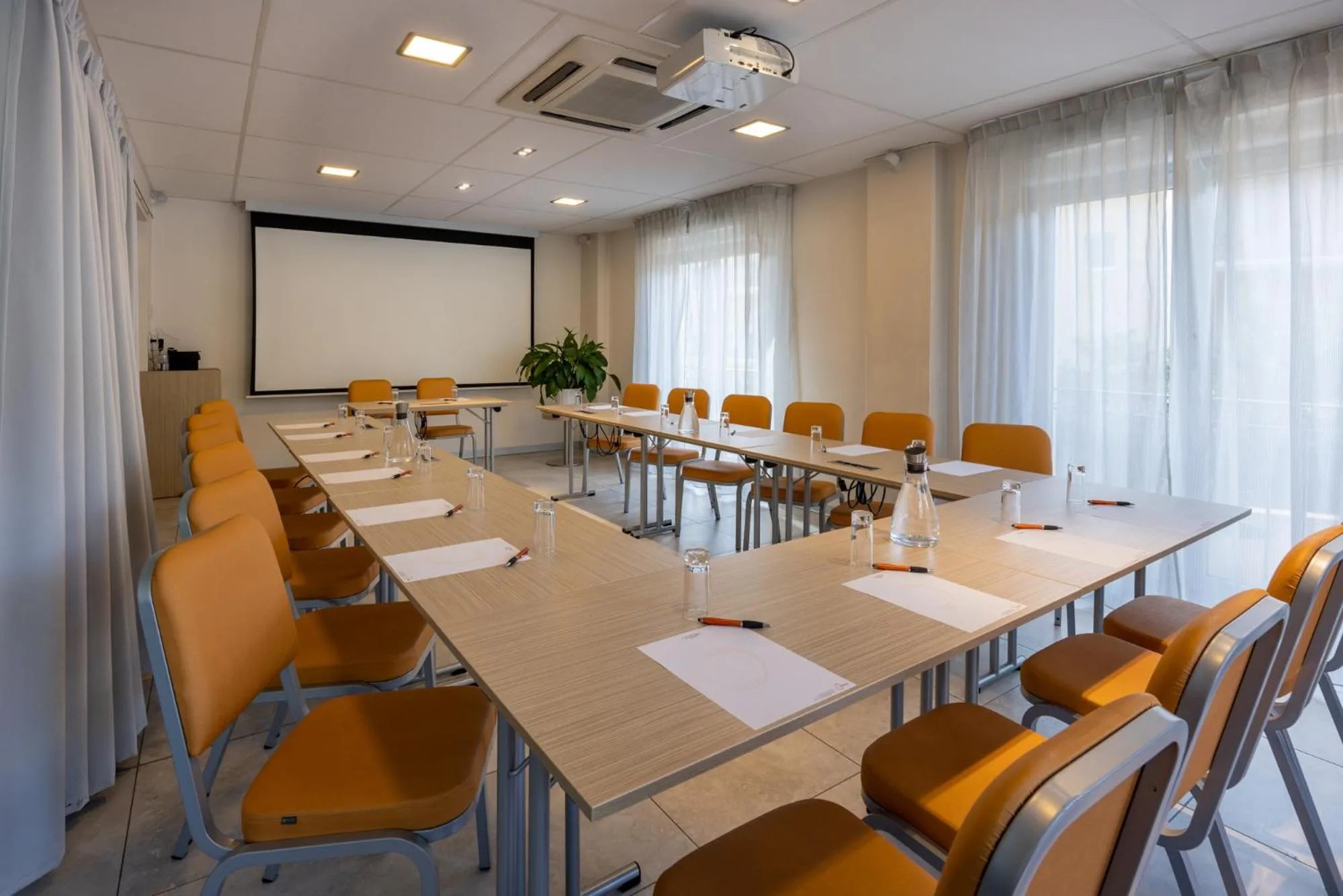 Property building in The Originals Boutique, Hotel l'Occitan, Aubagne