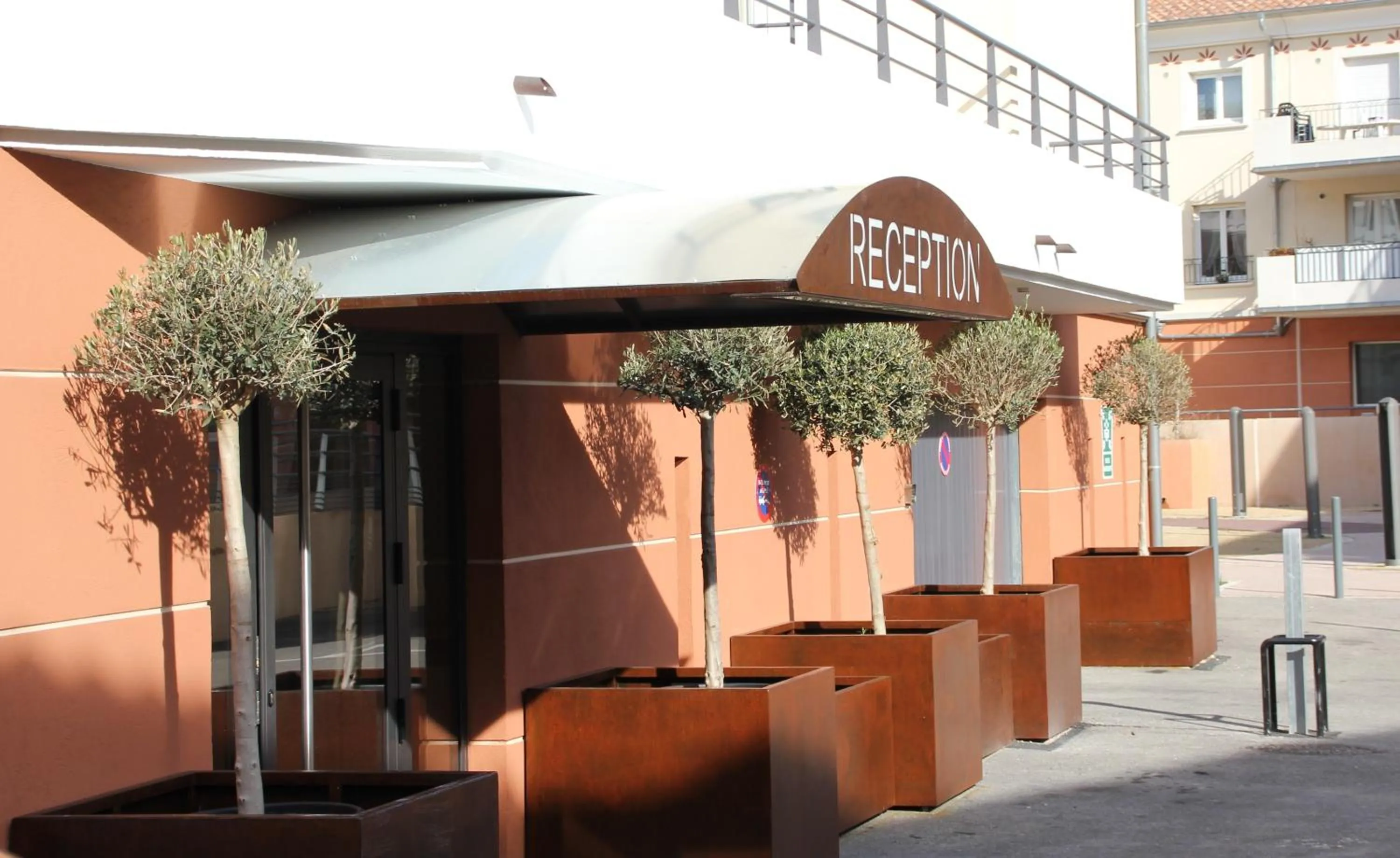 Facade/entrance in The Originals Boutique, Hotel l'Occitan, Aubagne