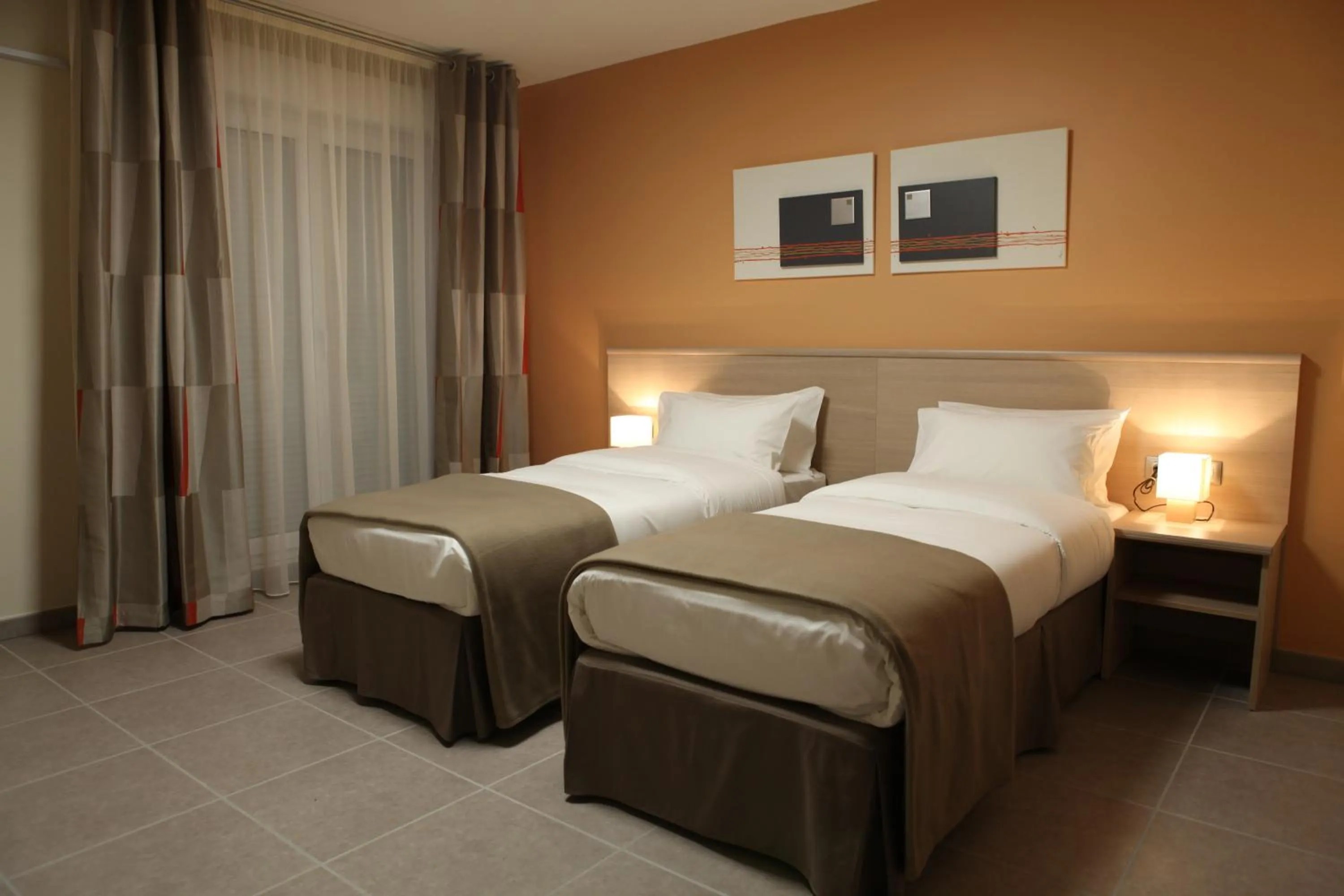 Bedroom, Bed in The Originals Boutique, Hotel l'Occitan, Aubagne