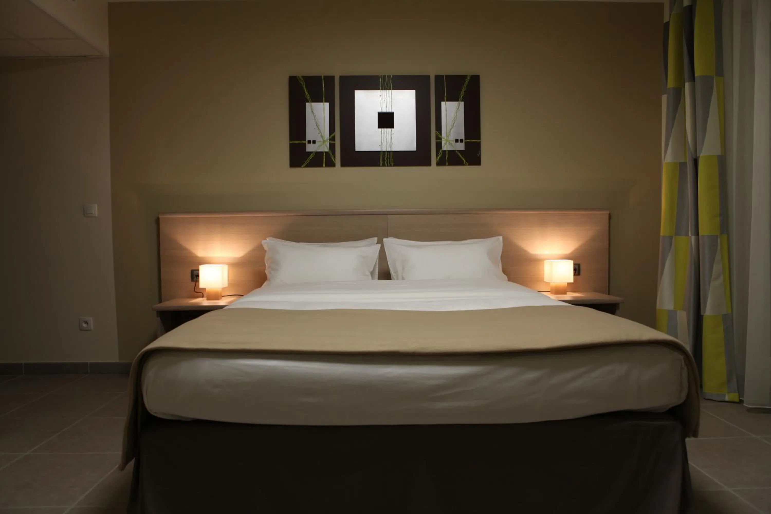 Bed in The Originals Boutique, Hotel l'Occitan, Aubagne