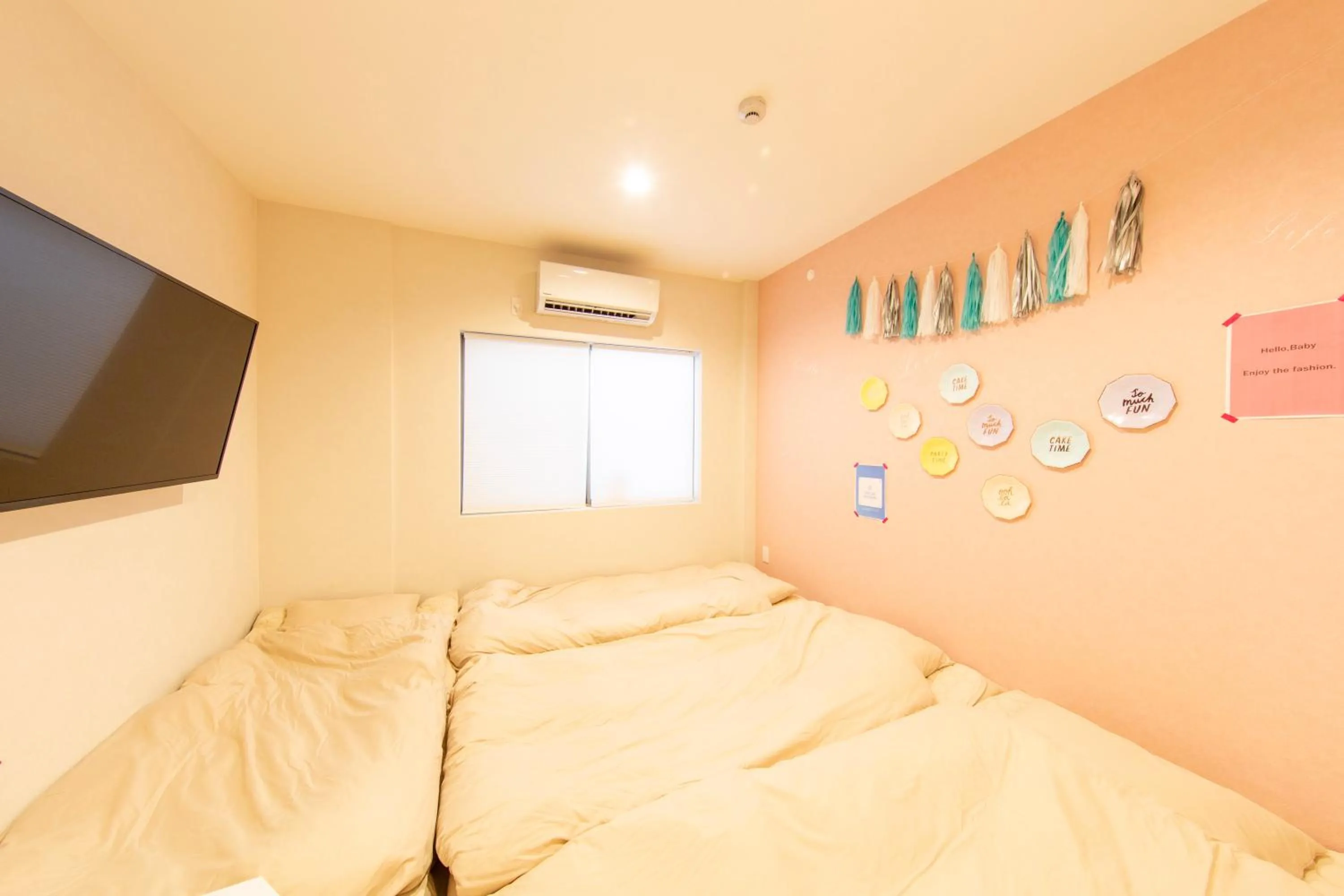 Bed in Guest House GORILLA!