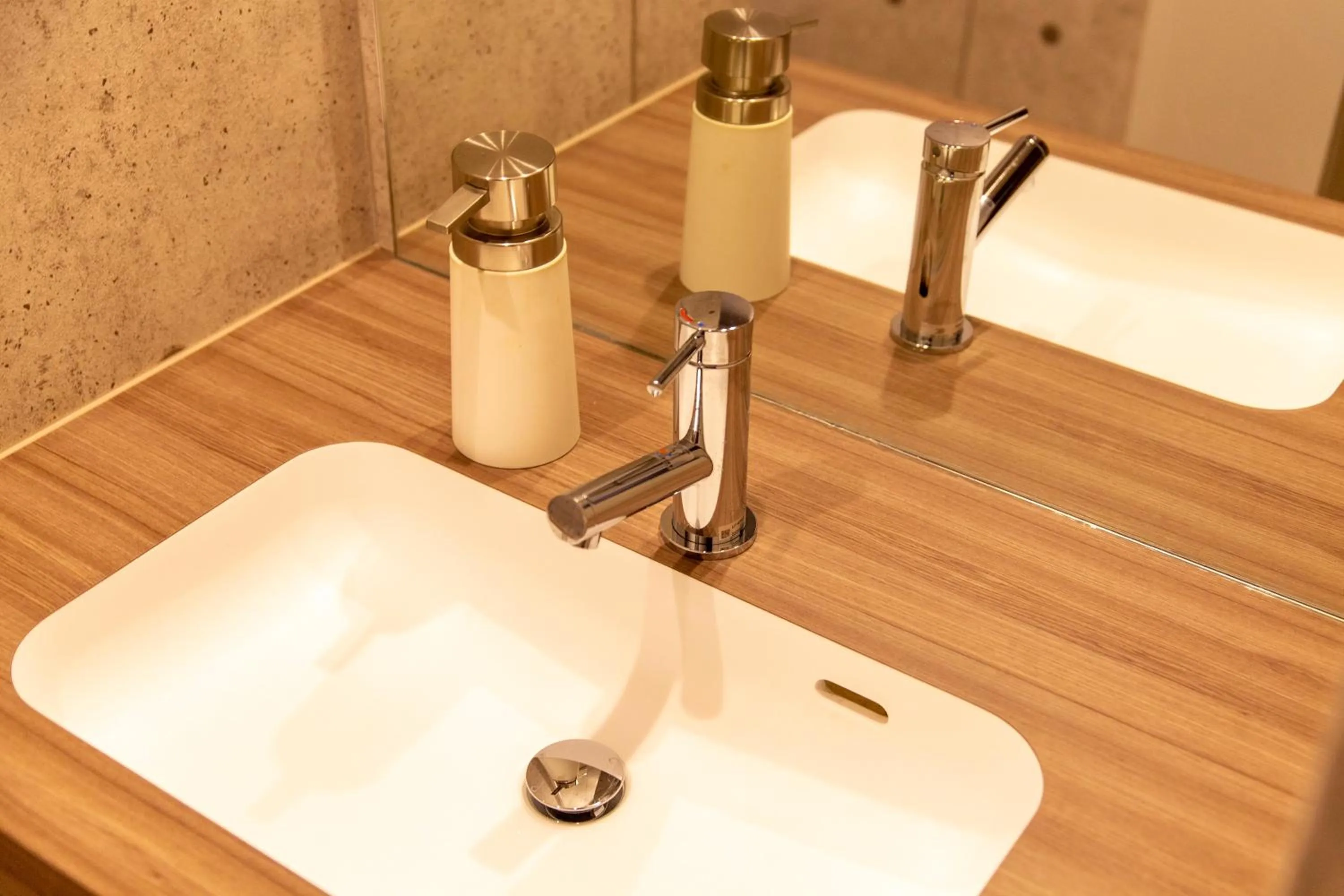 Guest House GORILLA!