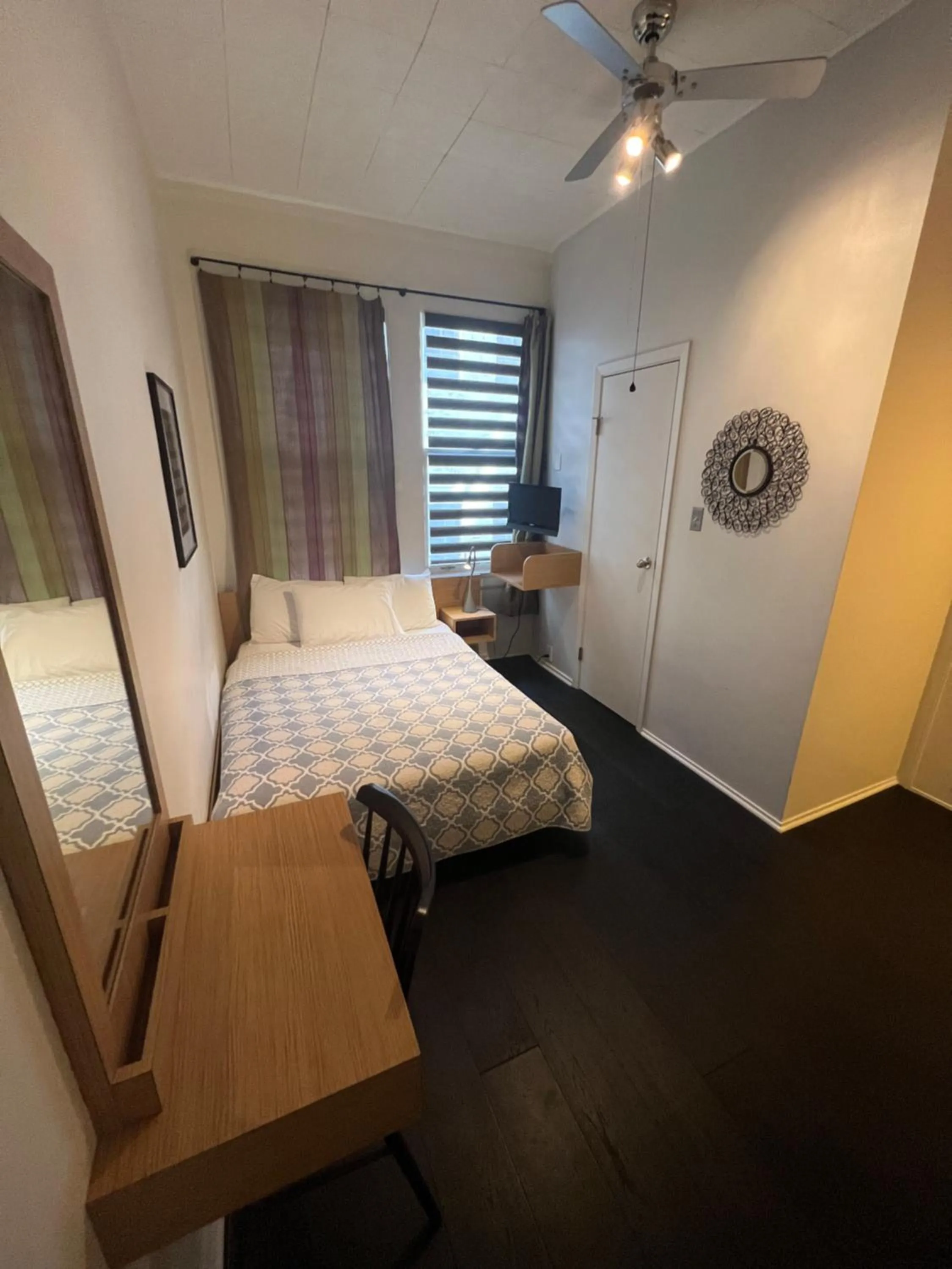 Bedroom, Bed in Touchstone Hotel - City Center