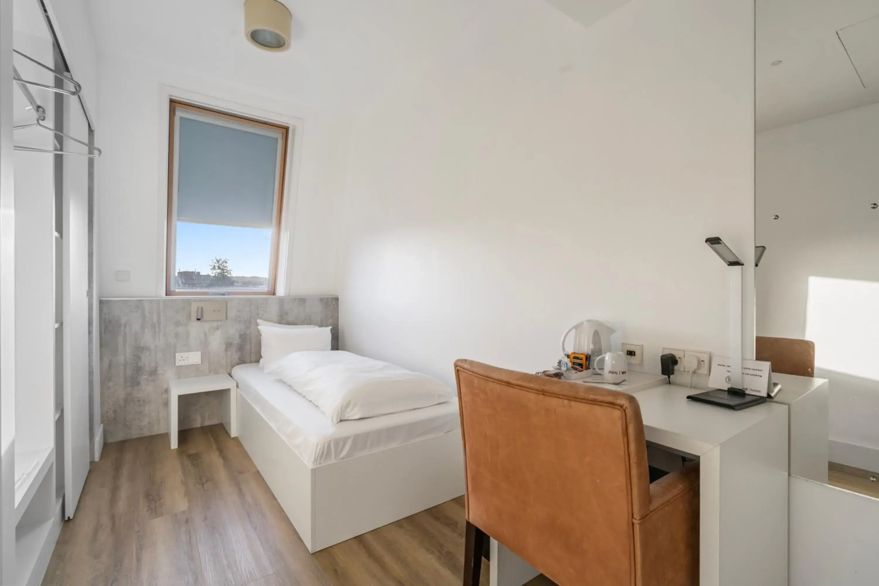 Single Room in mk hotel london Single Room in mk hotel london