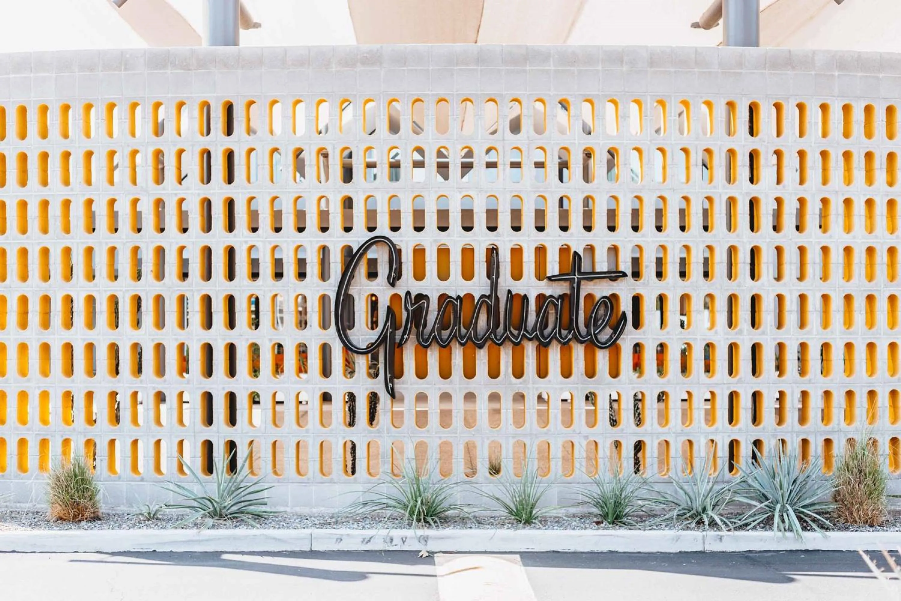 Facade/entrance in Graduate by Hilton Tempe