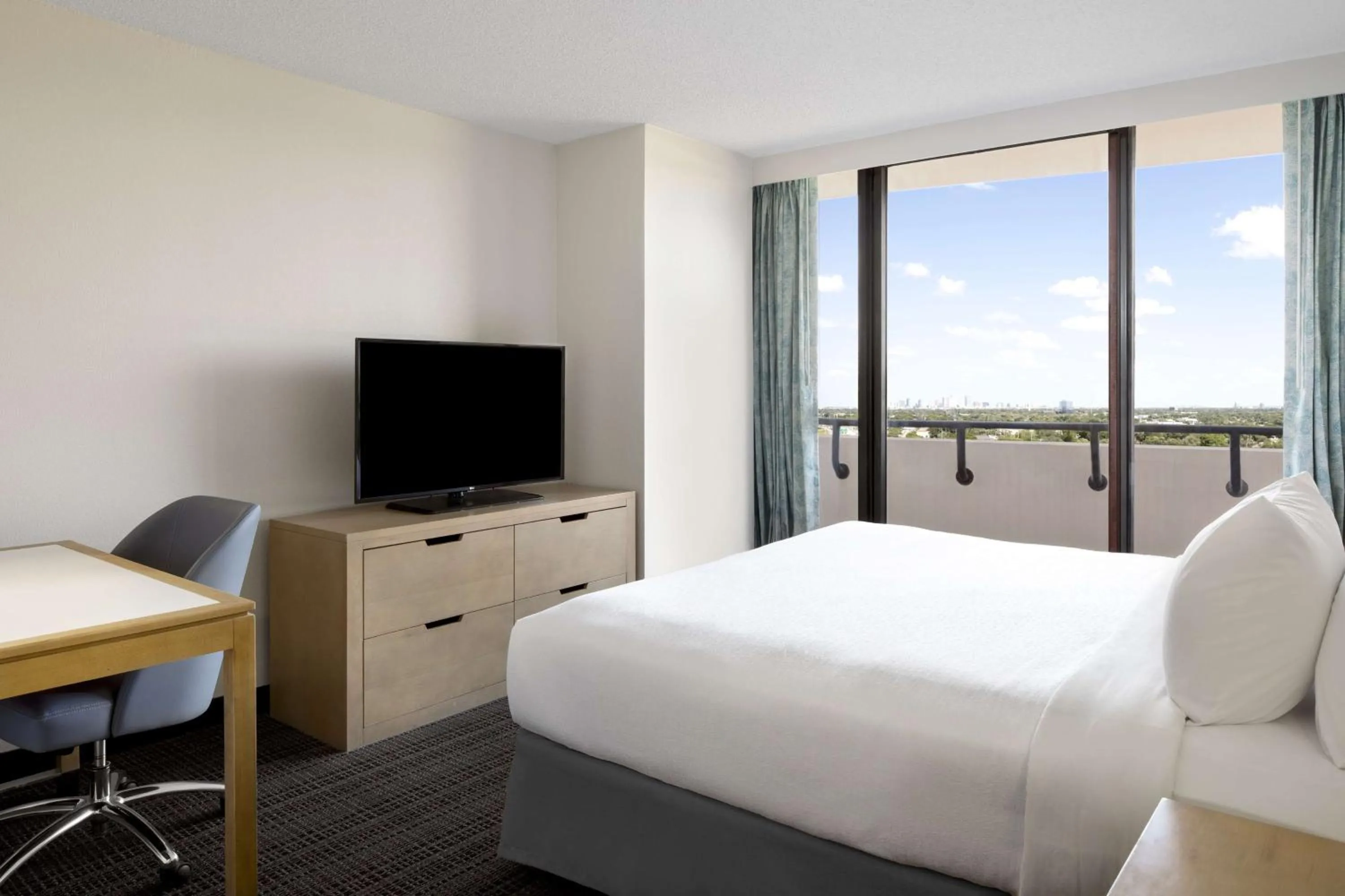 Bed in Embassy Suites by Hilton Tampa Airport Westshore