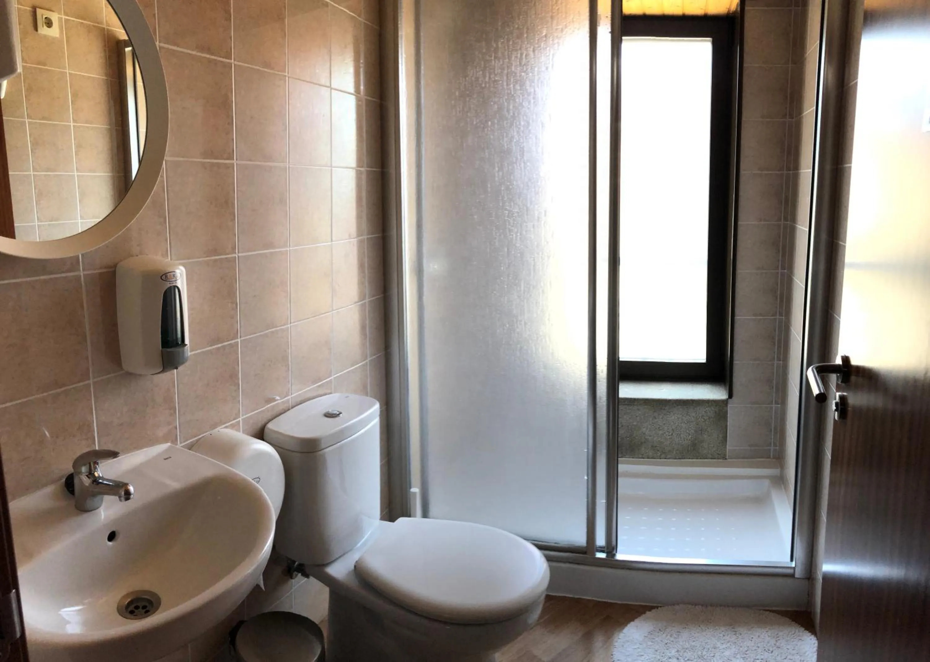 Bathroom in Albergue Ponte Olveira