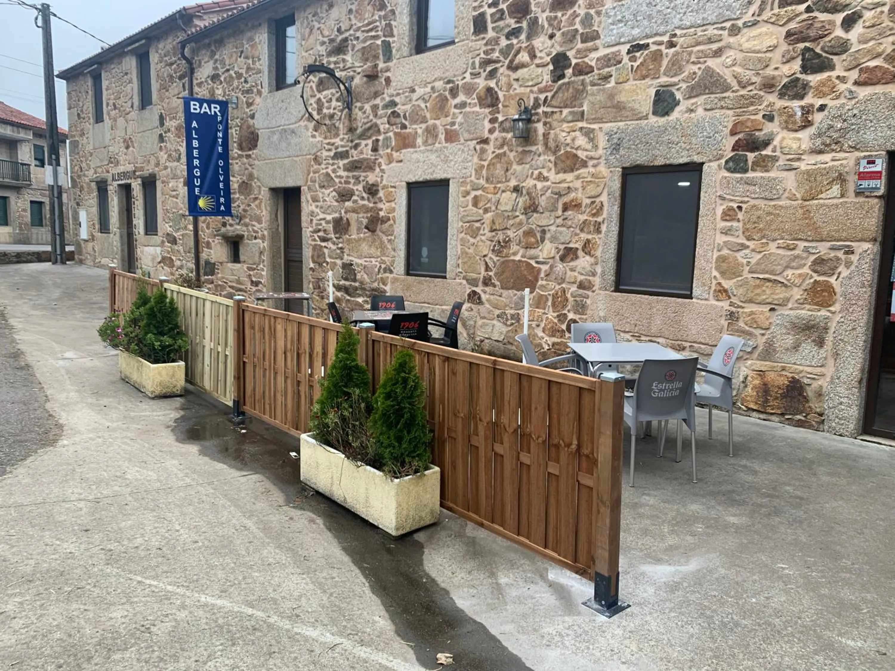 Property building in Albergue Ponte Olveira