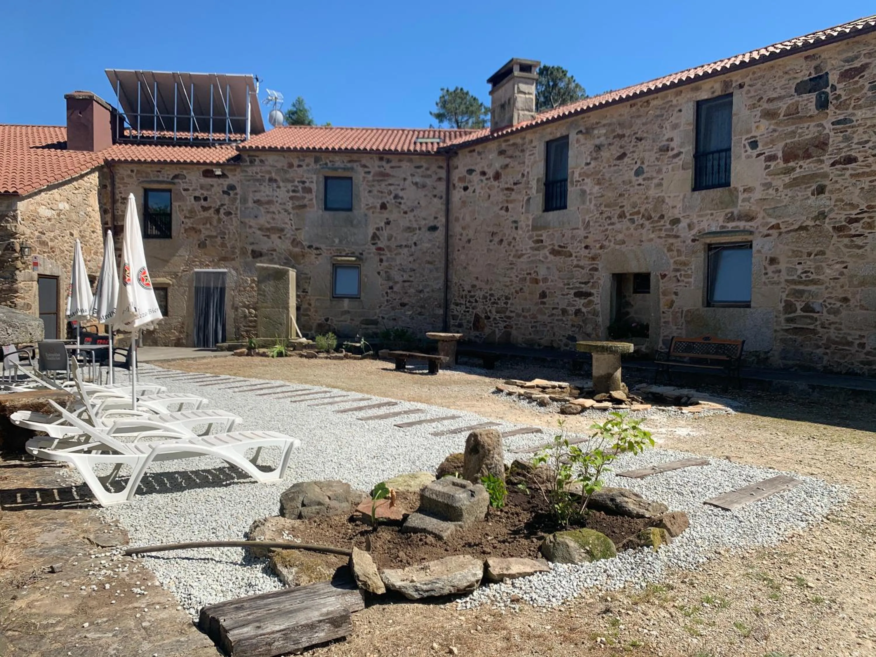 Garden in Albergue Ponte Olveira