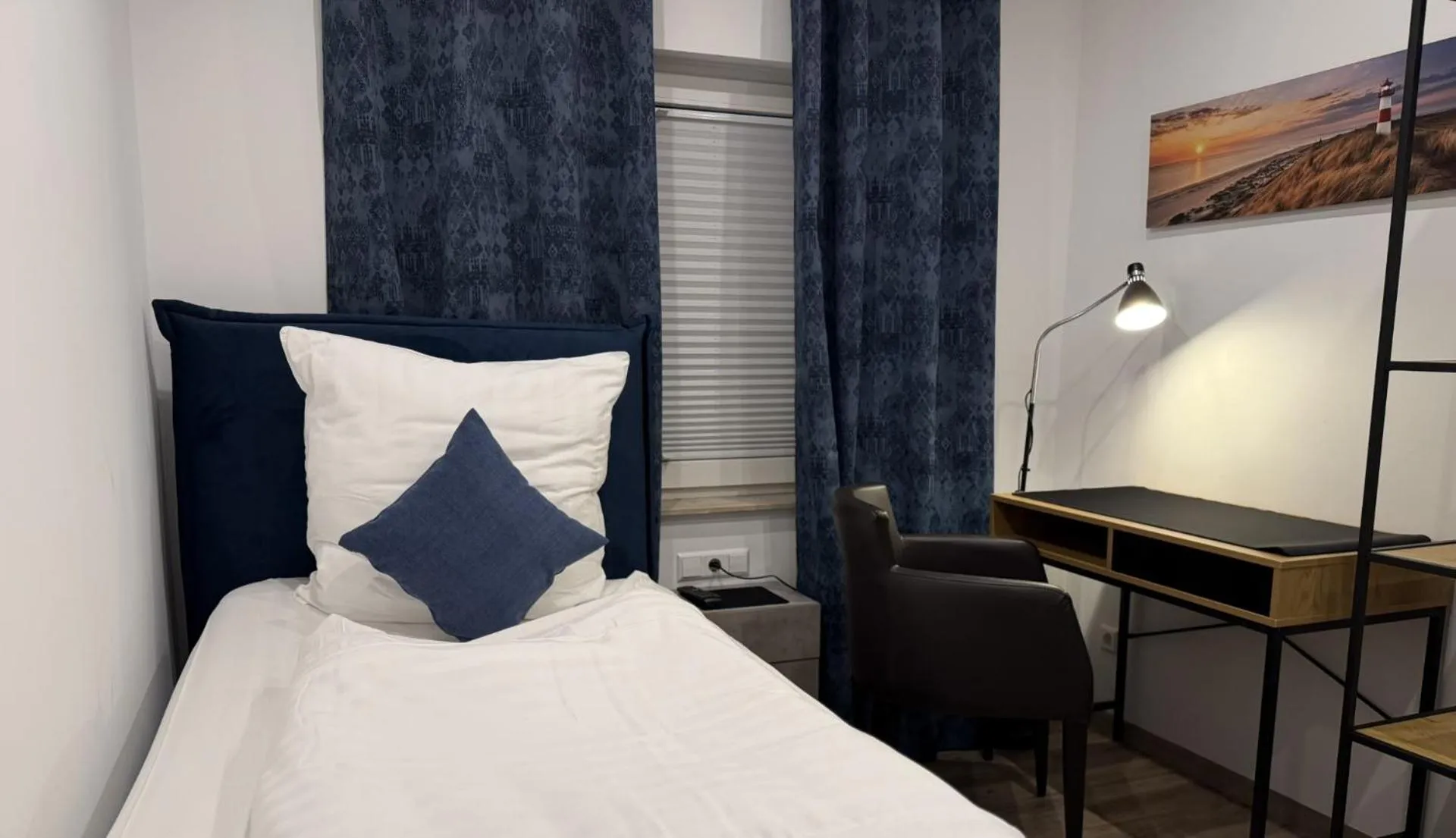 Bed in Hotel Zur Post