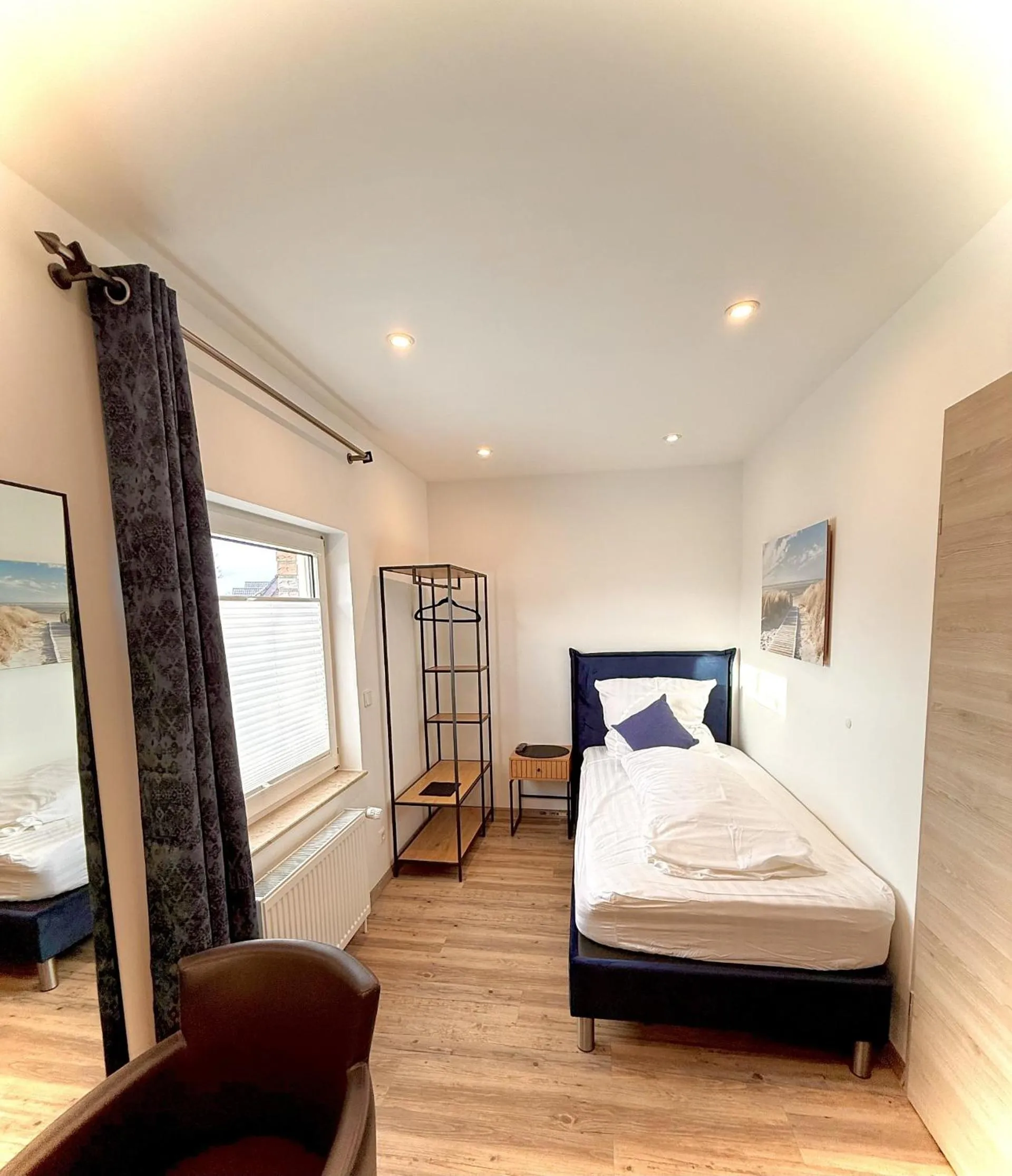 Bed in Hotel Zur Post