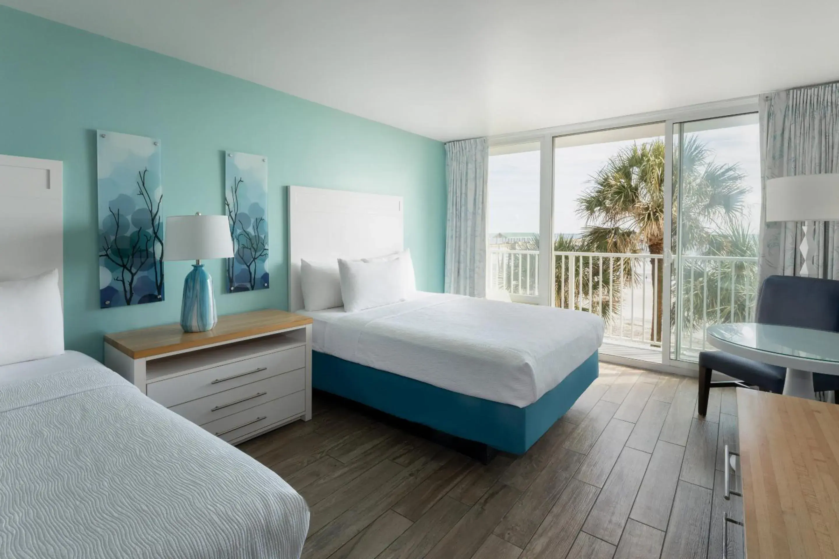 Deluxe Double Room with Sea View in Tides Folly Beach, Charleston's Oceanfront Hotel Deluxe Double Room with Sea View in Tides Folly Beach, Charleston's Oceanfront Hotel