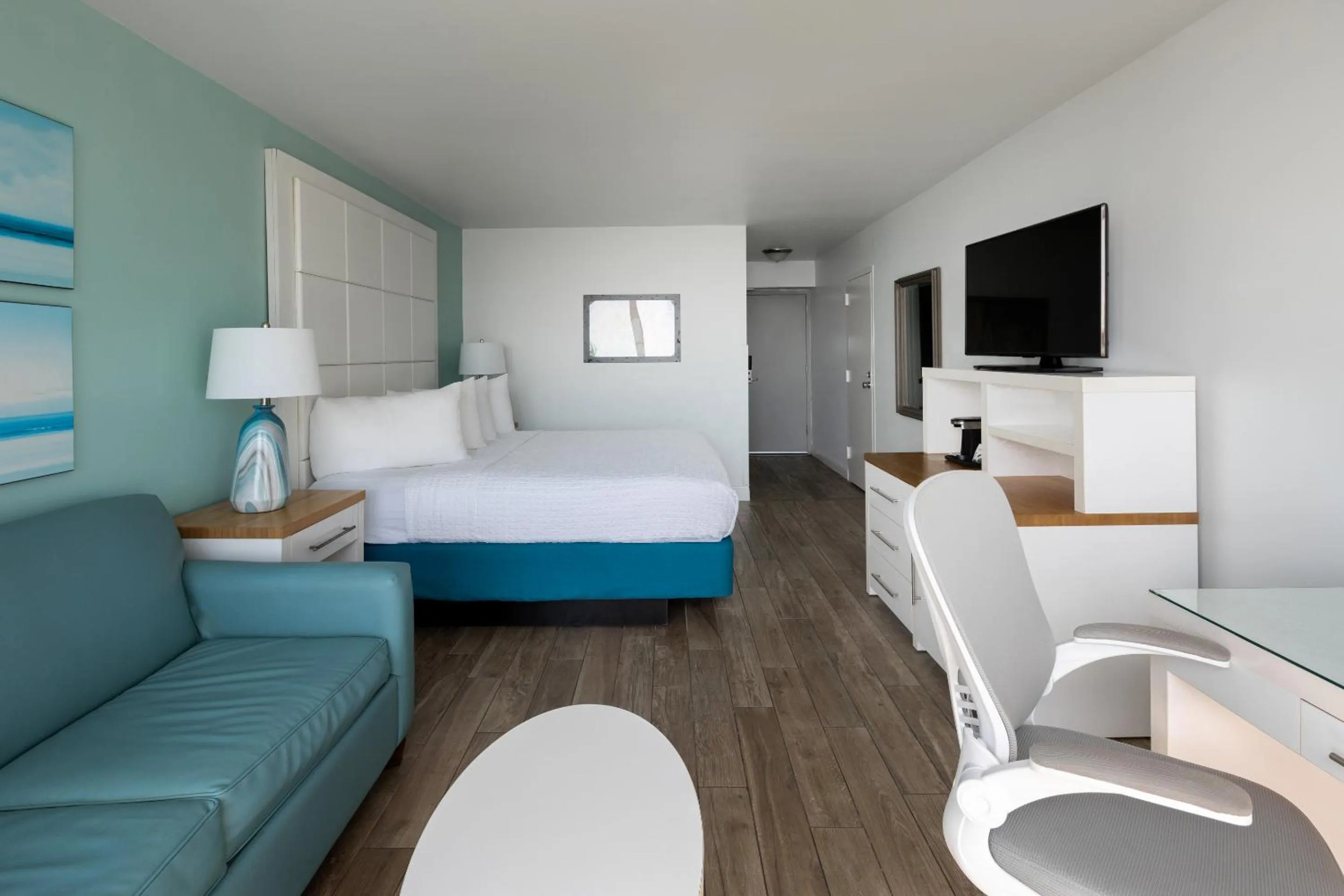 Bed in Tides Folly Beach, Charleston's Oceanfront Hotel