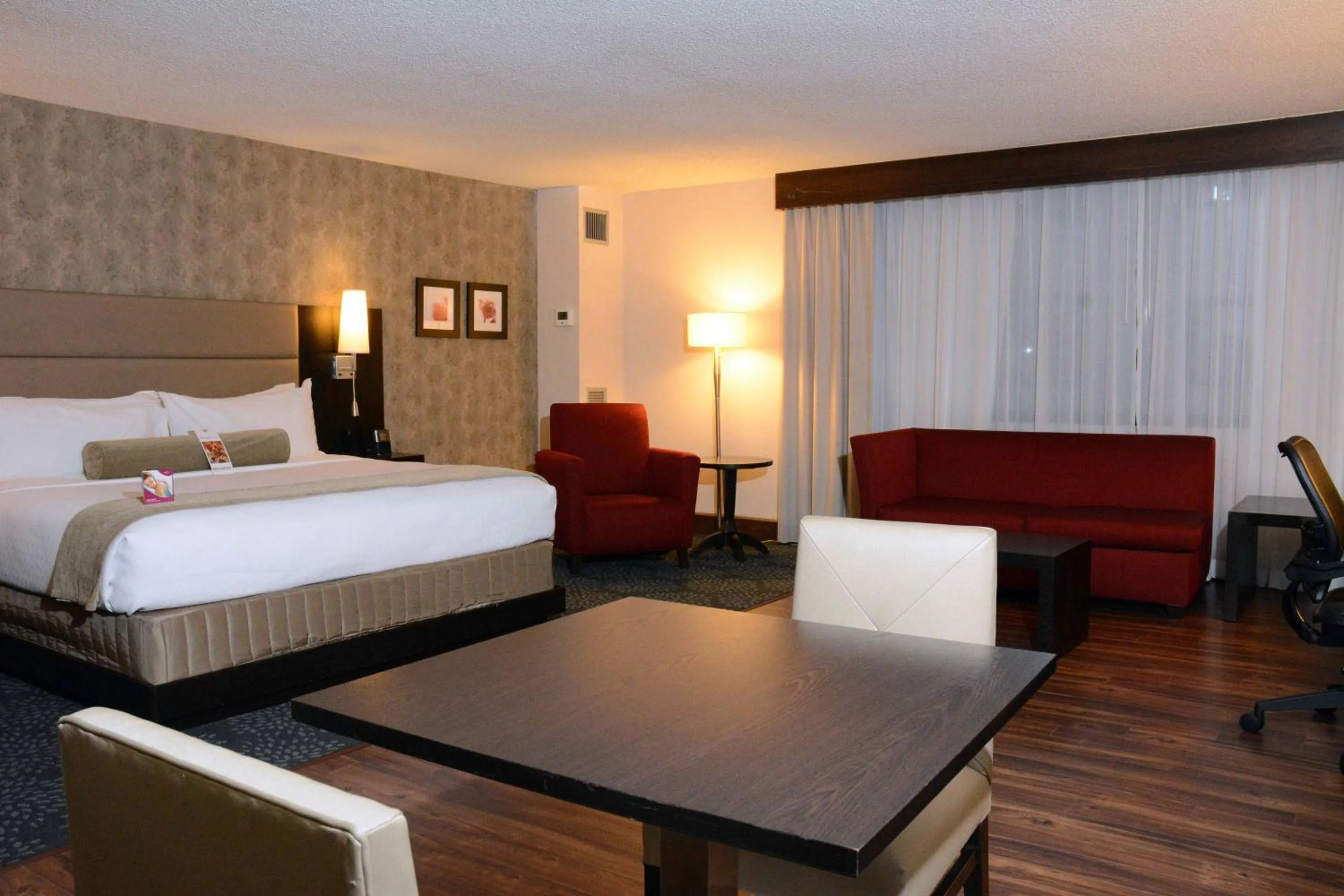Bedroom, Bed in The Armon Stamford Hotel & Conference Center