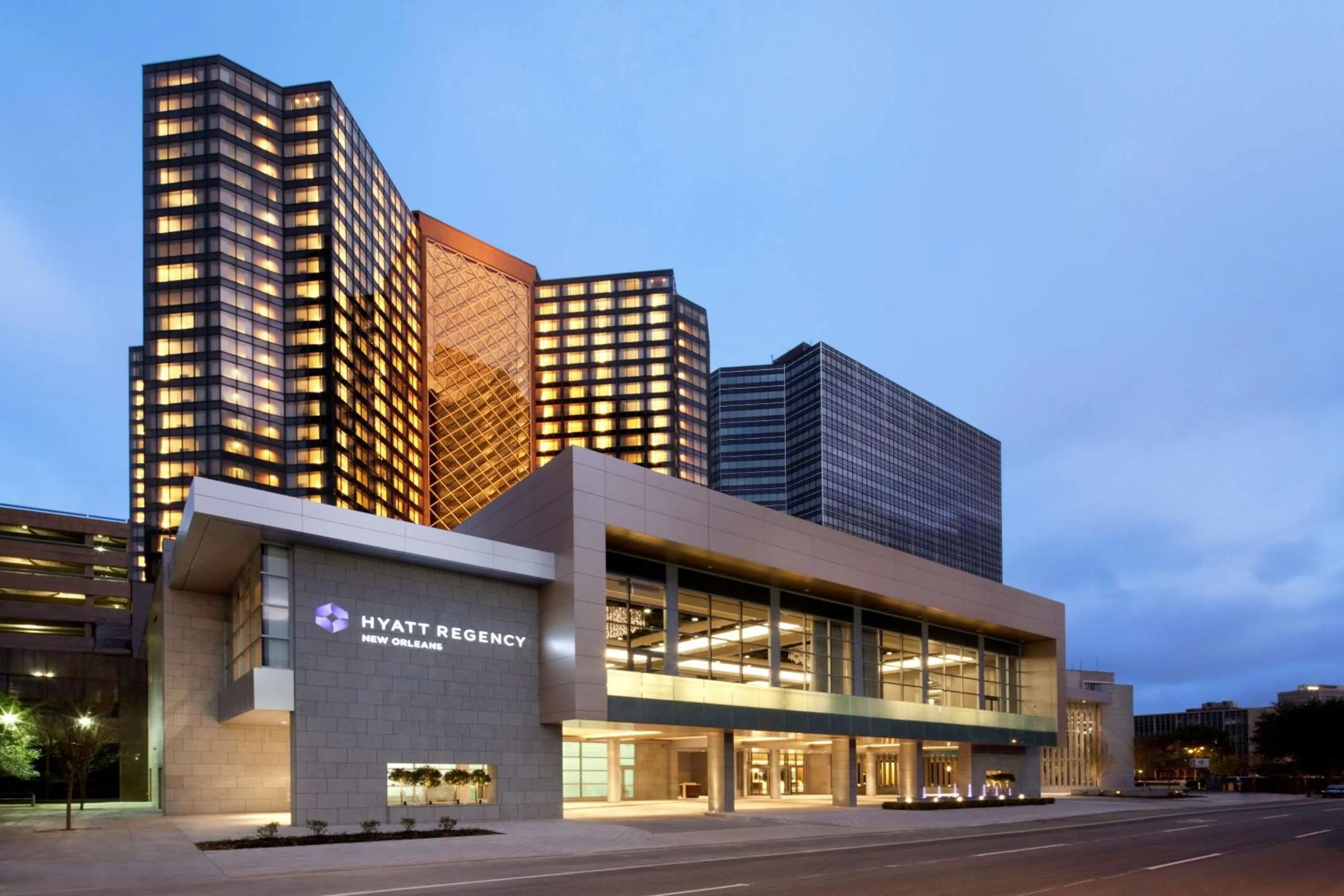 Property building in Hyatt Regency New Orleans