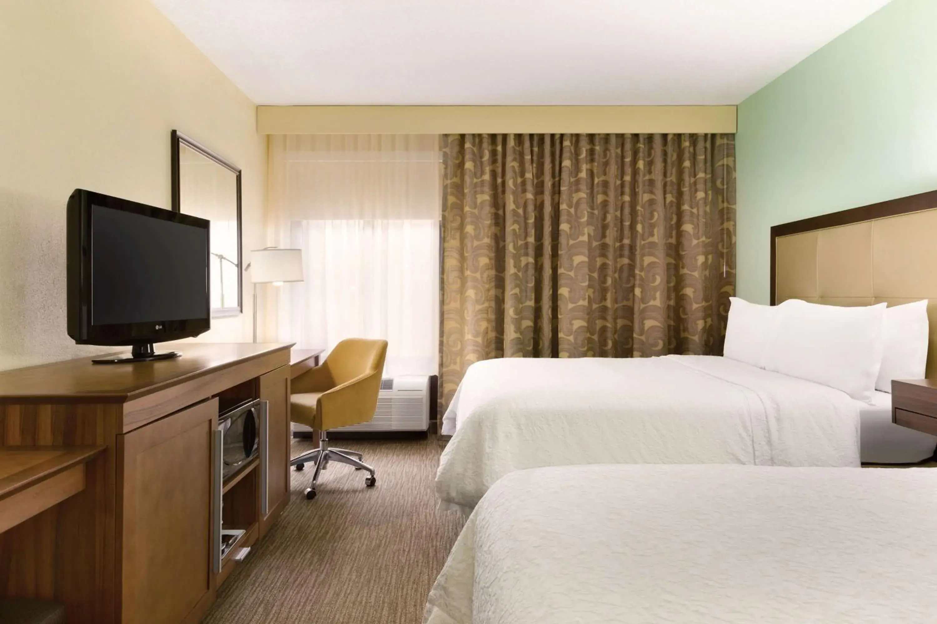 Queen Room with Two Queen Beds - Non-Smoking in Hampton Inn & Suites Tarpon Springs Queen Room with Two Queen Beds - Non-Smoking in Hampton Inn & Suites Tarpon Springs