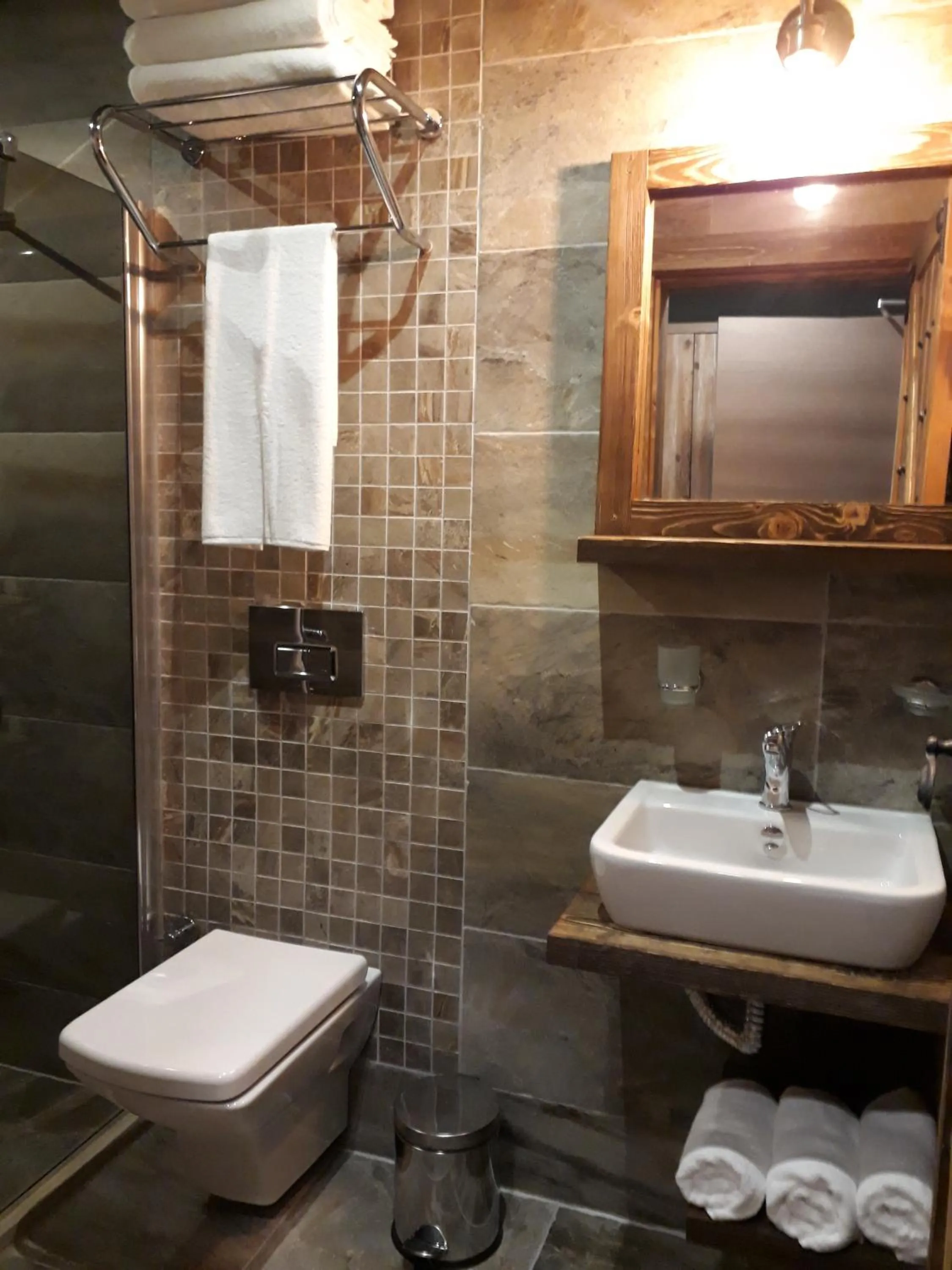 Bathroom in THE SARIGERME INN