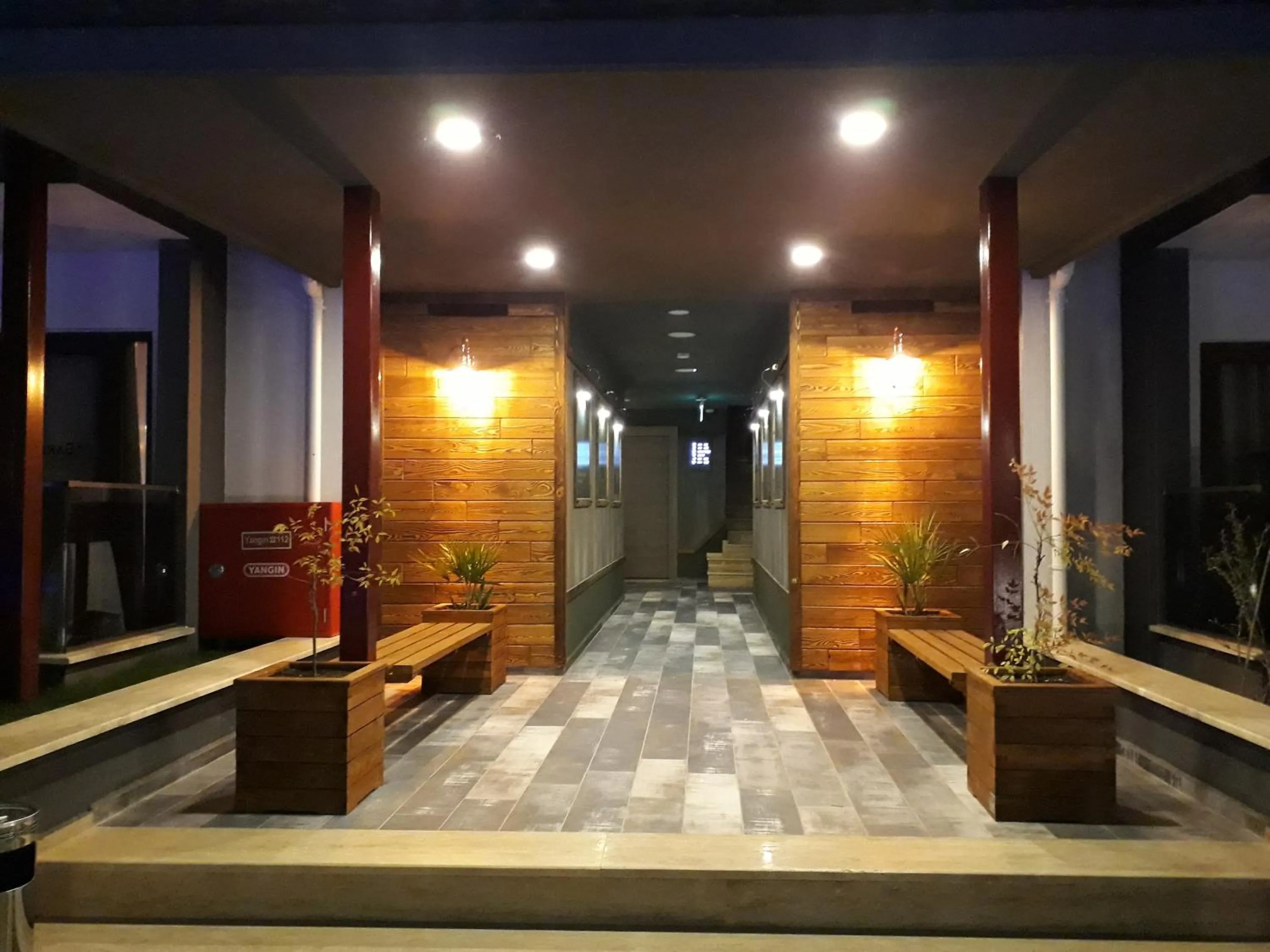 Facade/entrance in THE SARIGERME INN