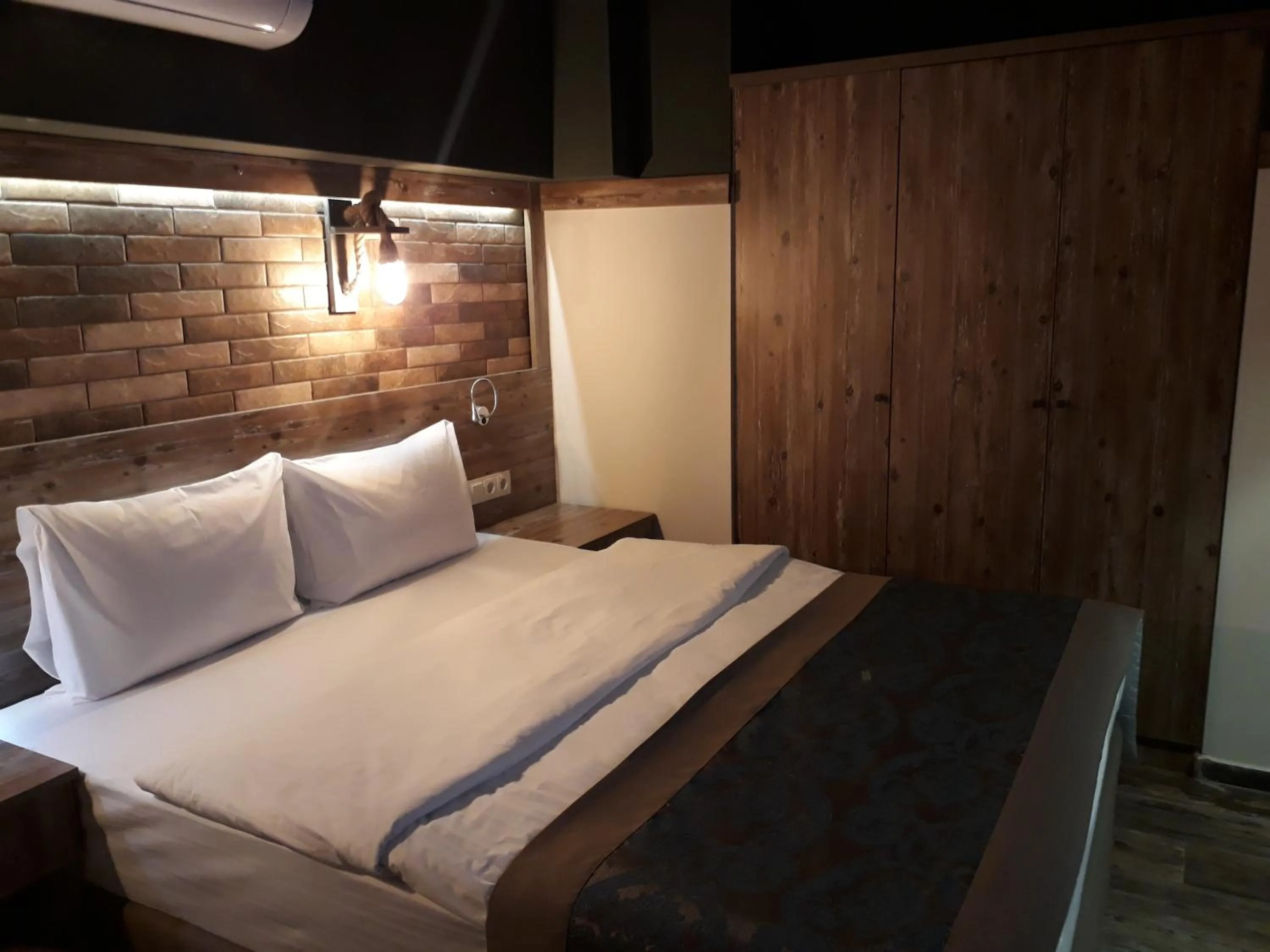 Bedroom in THE SARIGERME INN