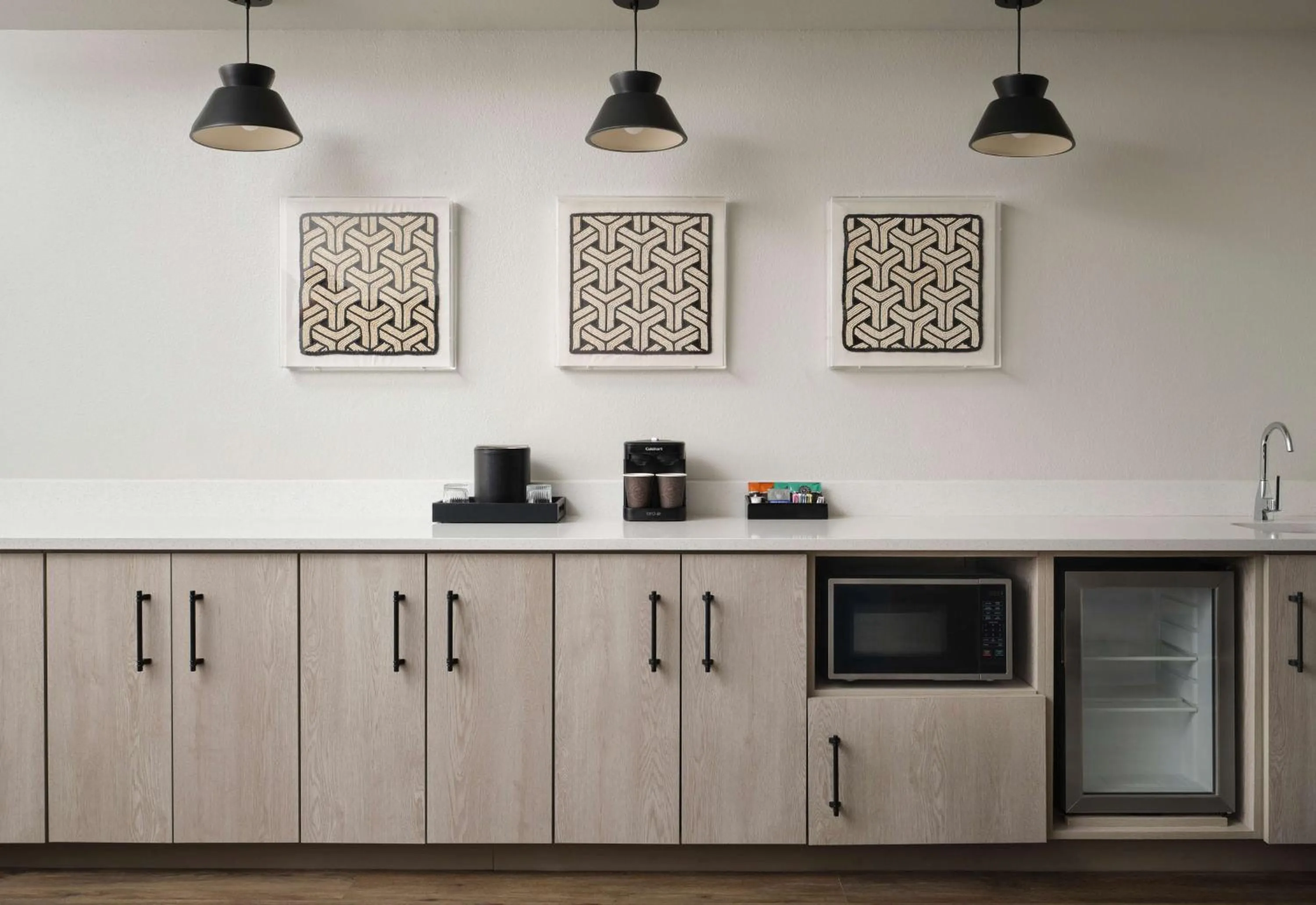 Photo of the whole room in Embassy Suites Tucson - Paloma Village