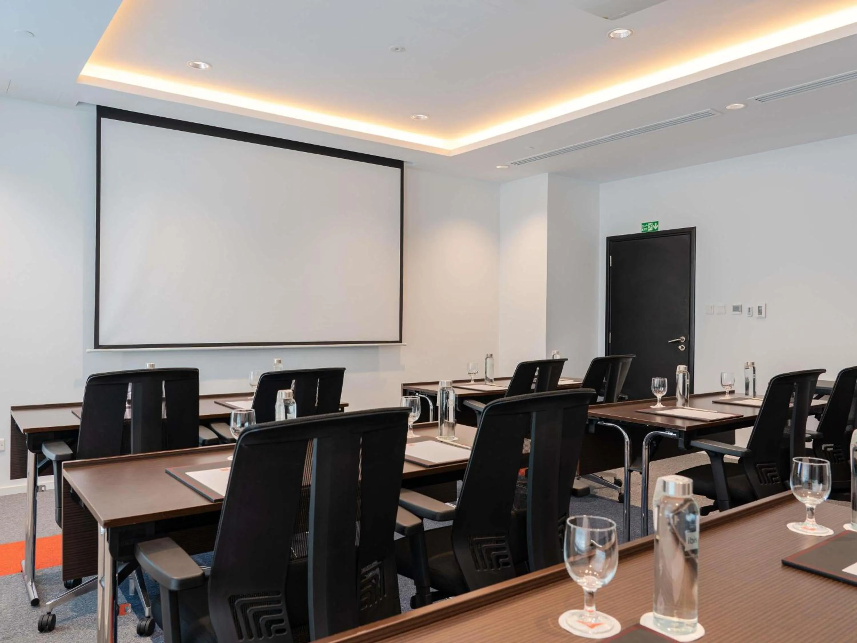 Meeting/conference room in ibis Dubai World Trade Centre