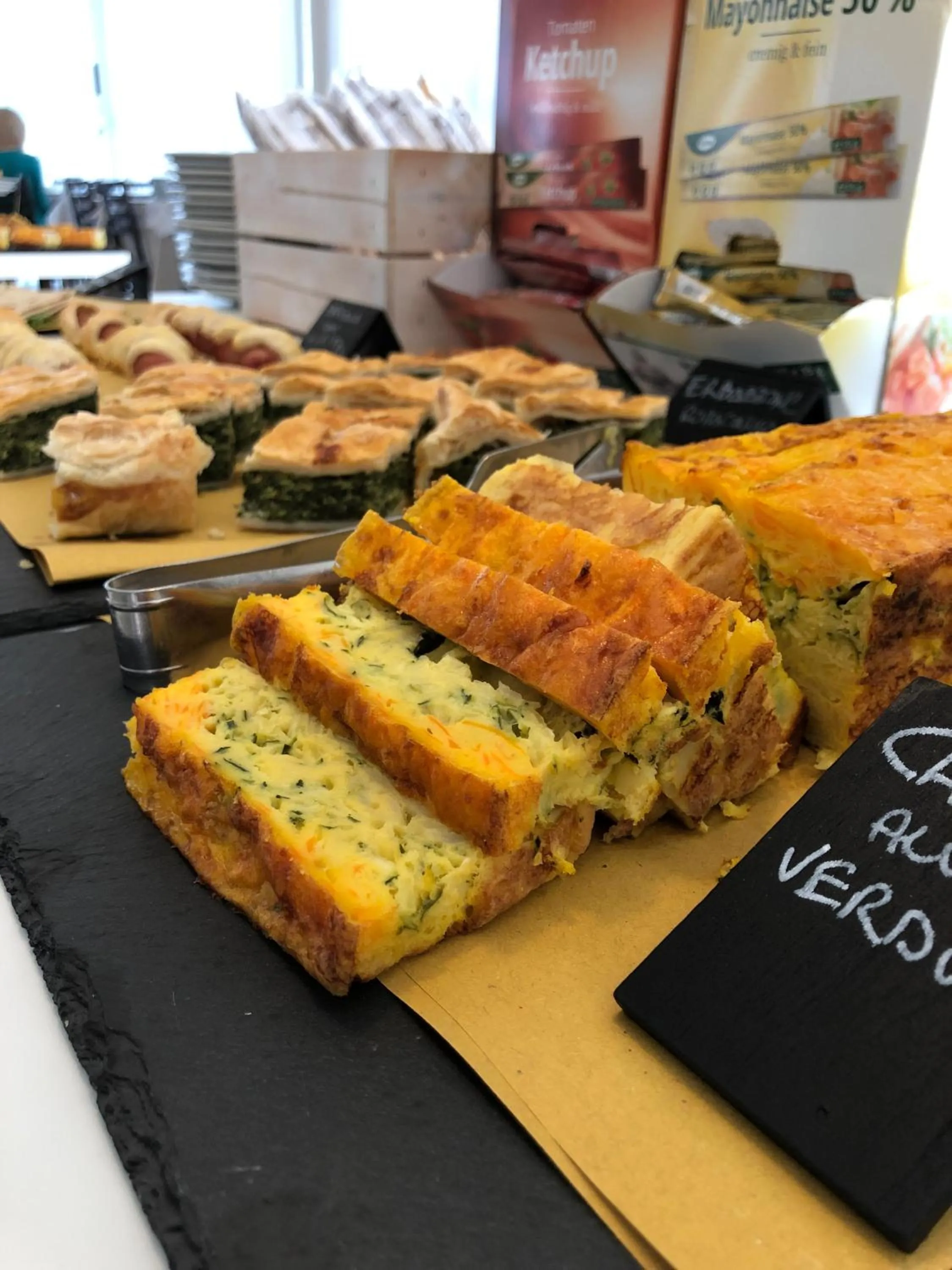 Food and drinks in Hotel Little