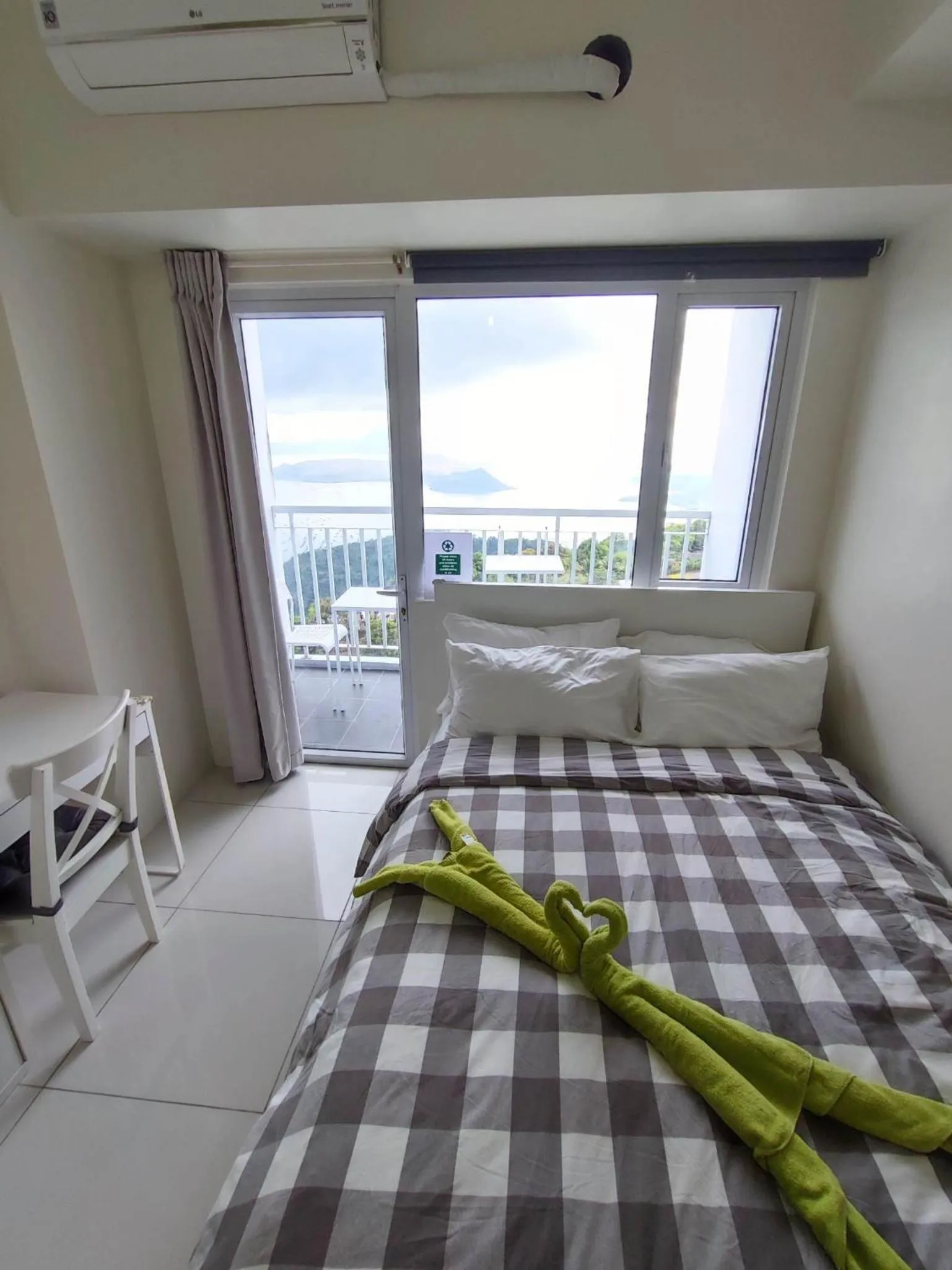 Bed in MVM Staycation, Tagaytay